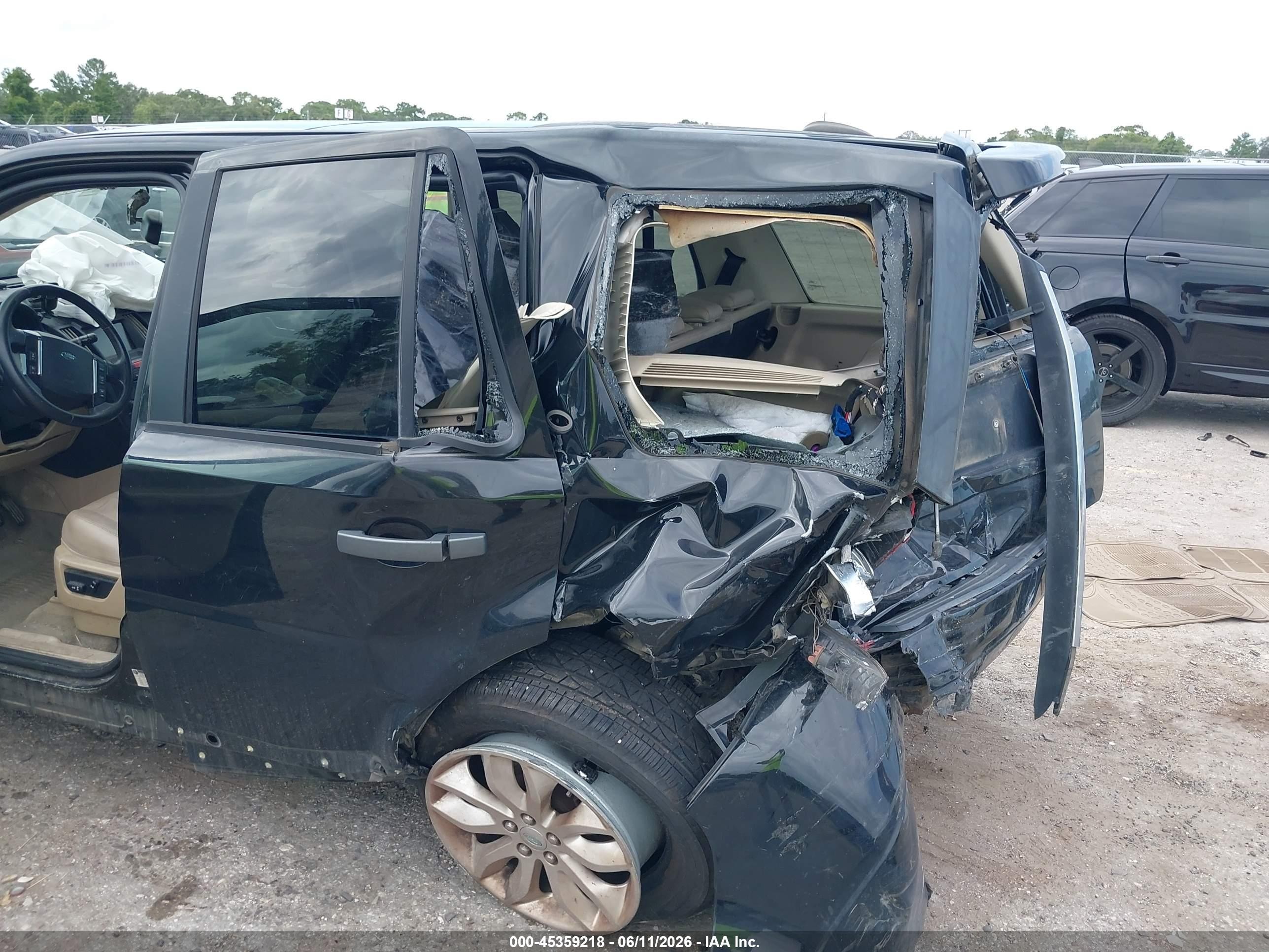 2011 Land Rover Lr2   Black vin: SALFR2BN6BH219918
