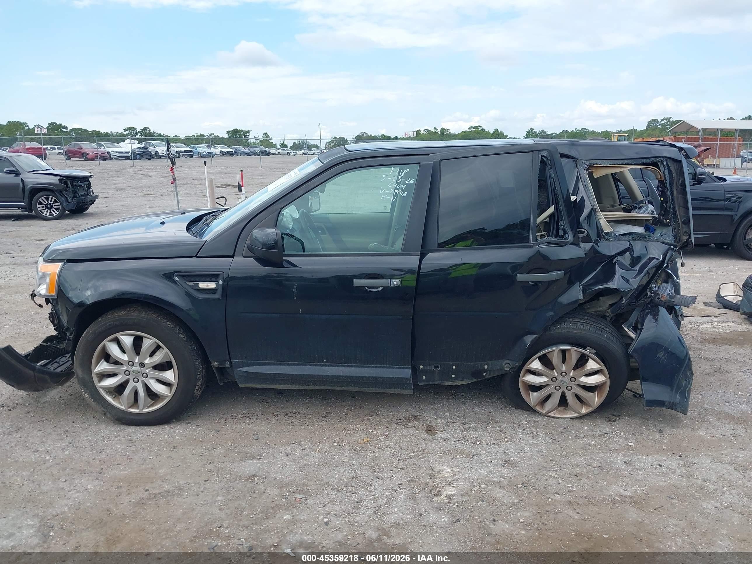 2011 Land Rover Lr2   Black vin: SALFR2BN6BH219918
