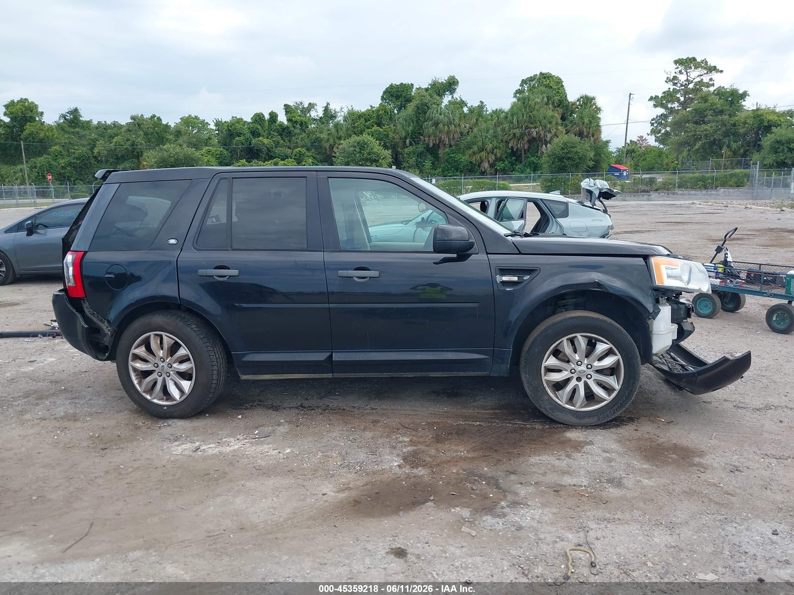 2011 Land Rover Lr2   Black vin: SALFR2BN6BH219918