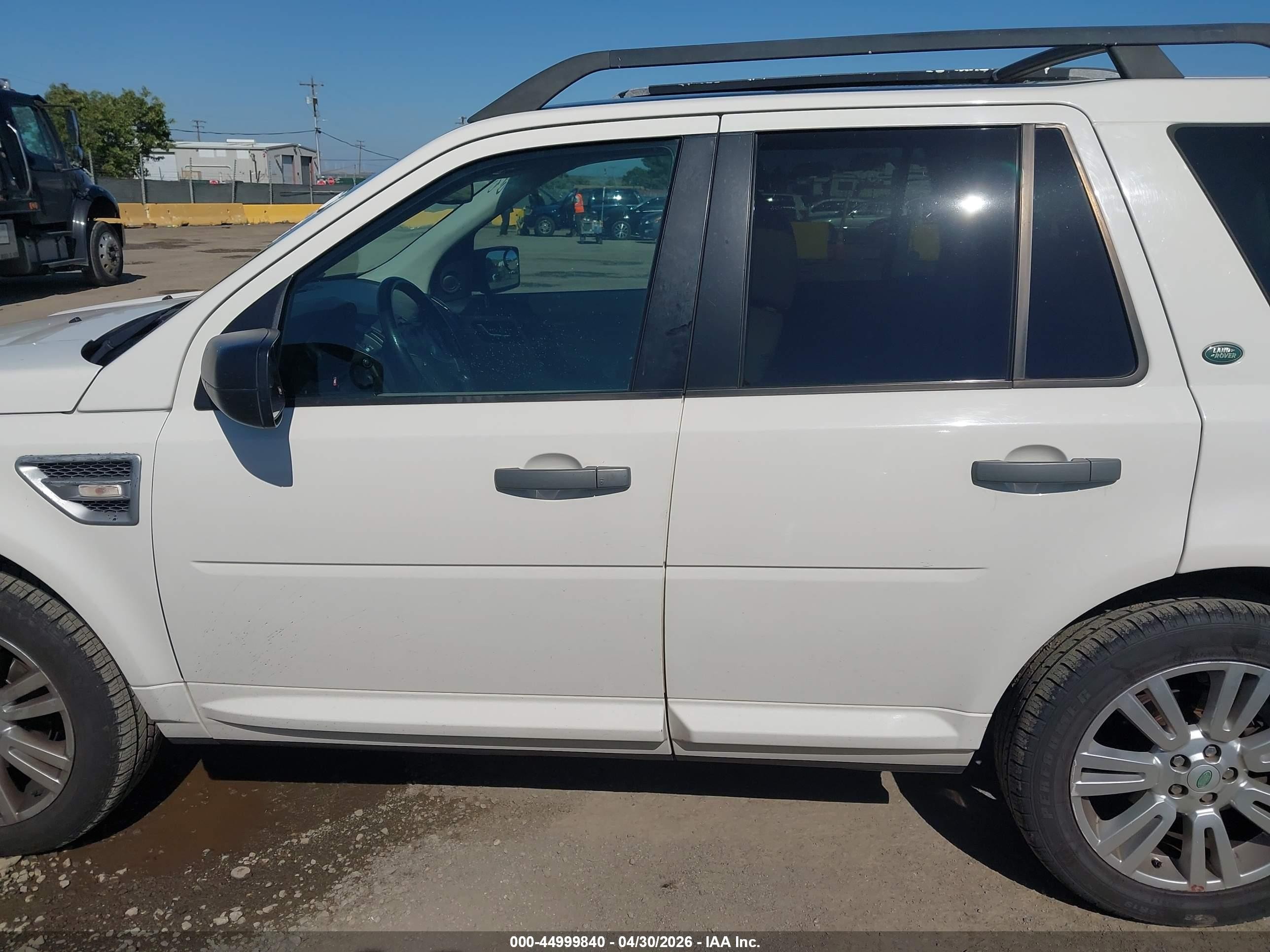 2009 Land Rover Lr2 Hse White vin: SALFT24N09H139295