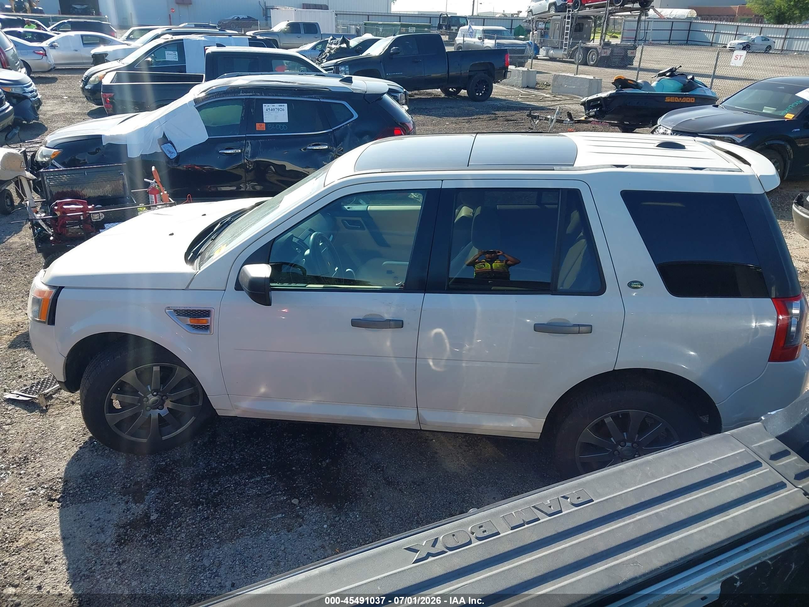 2008 Land Rover Lr2 Hse White vin: SALFT24N48H067533