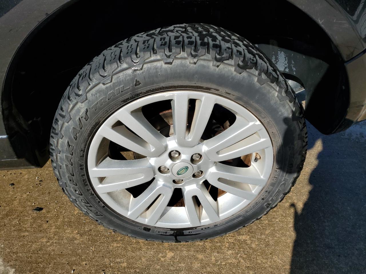 2009 Land Rover Lr2 Hse Technology Black vin: SALFT24N69H140581 Damage: Left Rear Wheel, Curb Rash, 2 To 3 Inches
