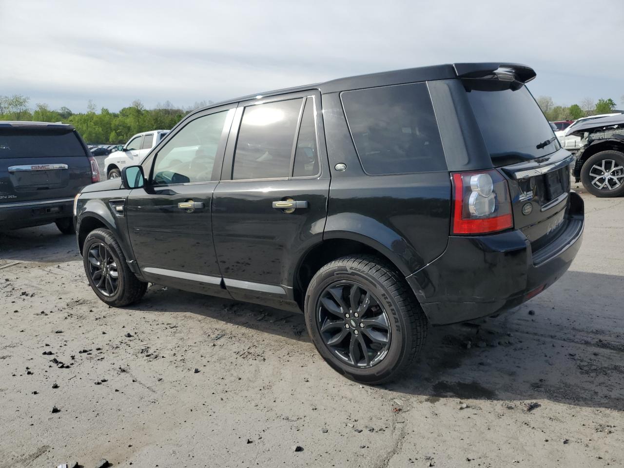 2011 Land Rover Lr2 Hse Luxury Black vin: SALFT2BN7BH231755 Damage: Left Rear Bumper/Cover, Heavy Scratch, 5 To 6 Inches