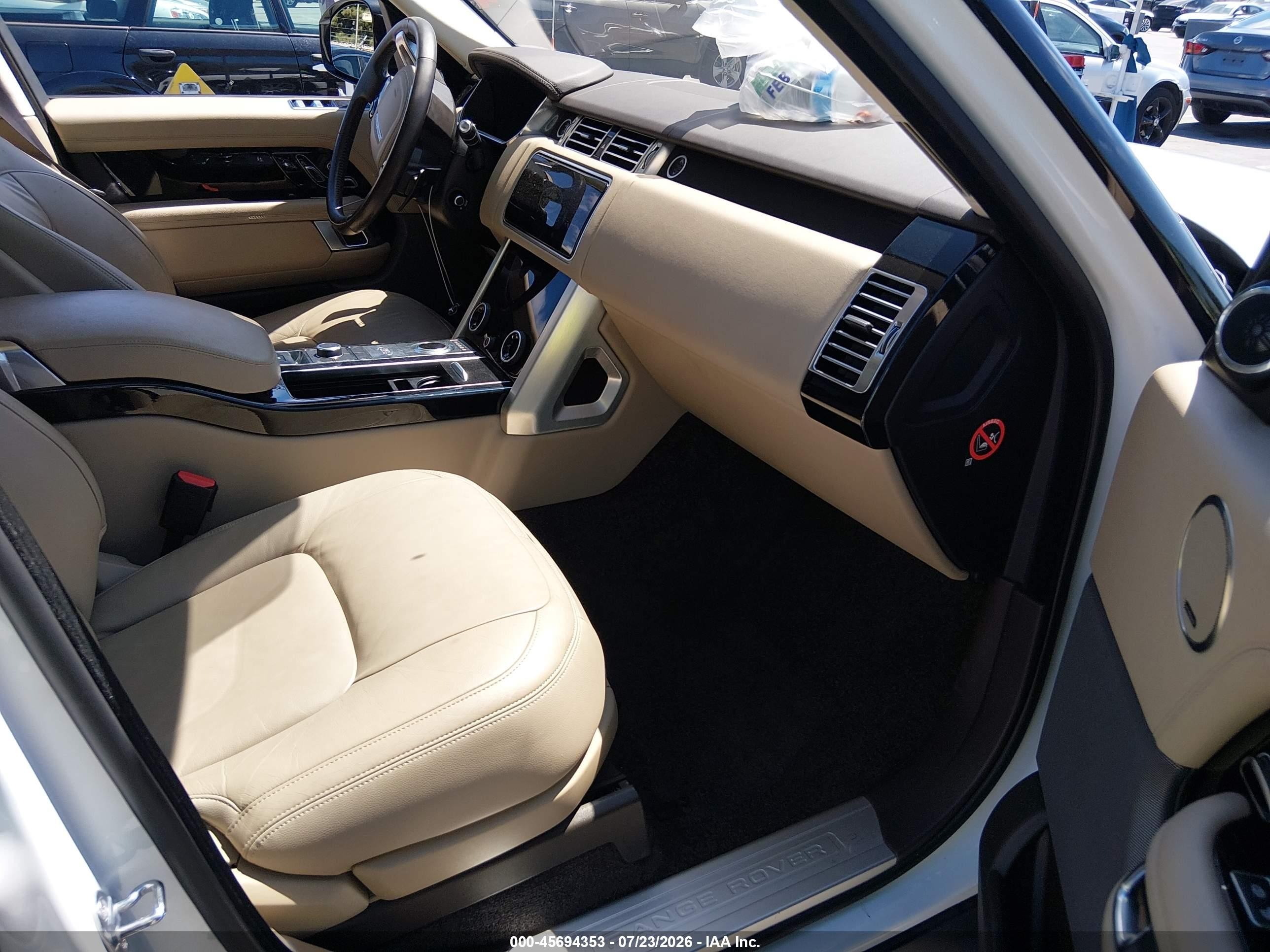 2019 Land Rover Range Rover 3.0l V6 Supercharged Белый vin: SALGR2RV3KA540091
