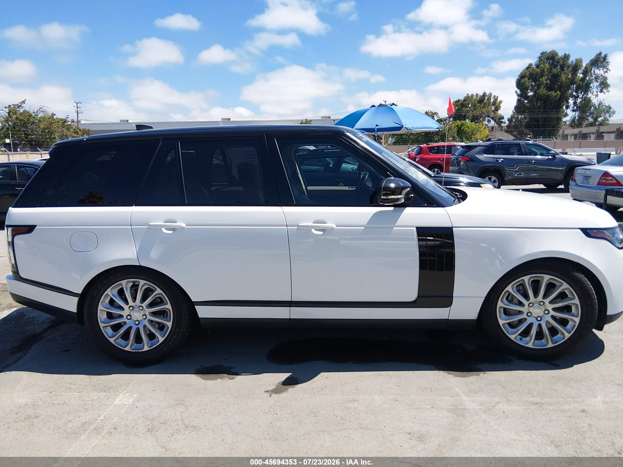 2019 Land Rover Range Rover 3.0l V6 Supercharged Белый vin: SALGR2RV3KA540091