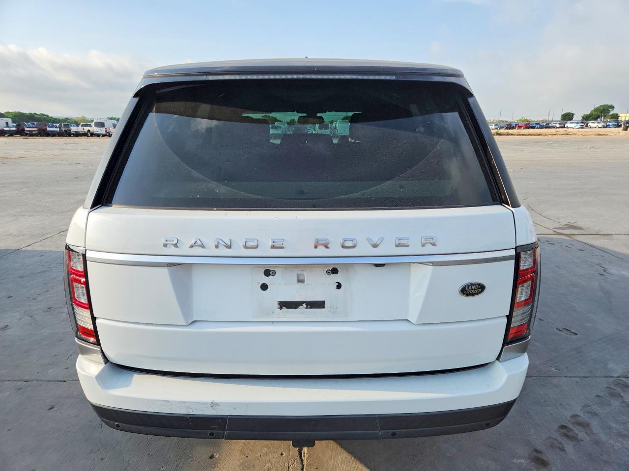 2015 Land Rover Range Rover White vin: SALGR2VF0FA241727