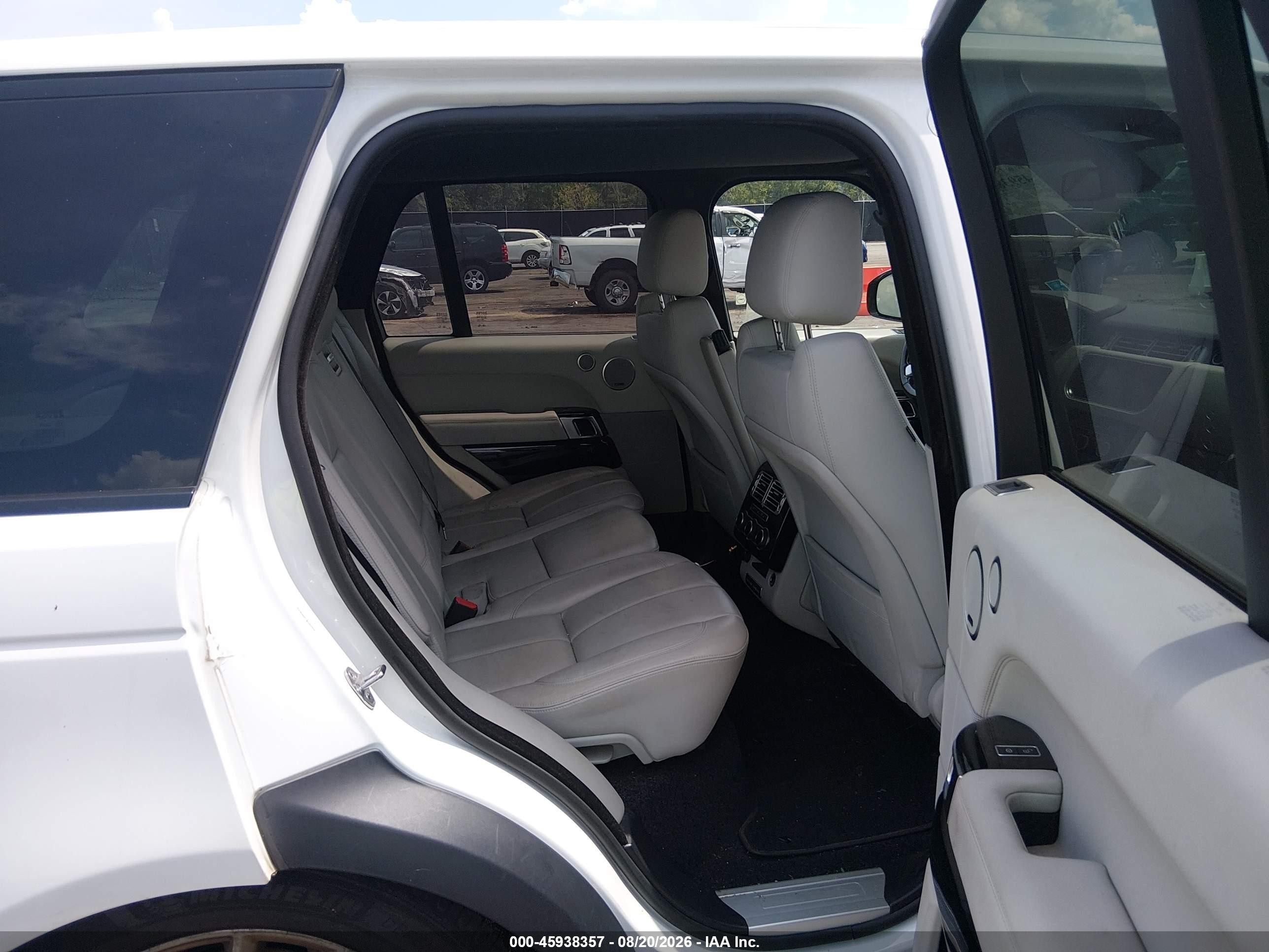 2014 Land Rover Range Rover 3.0l V6 Supercharged White vin: SALGR2WFXEA143057