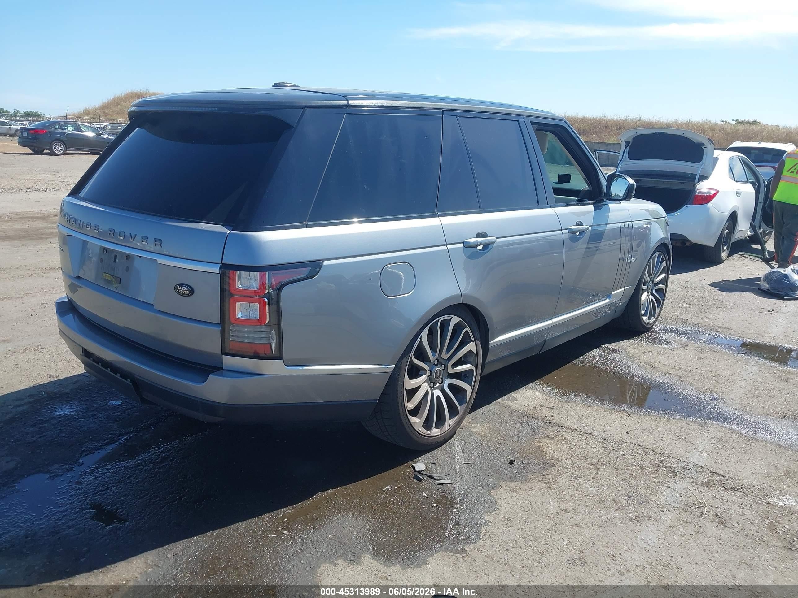 2013 Land Rover Range Rover Hse Silver vin: SALGS2DF8DA117529