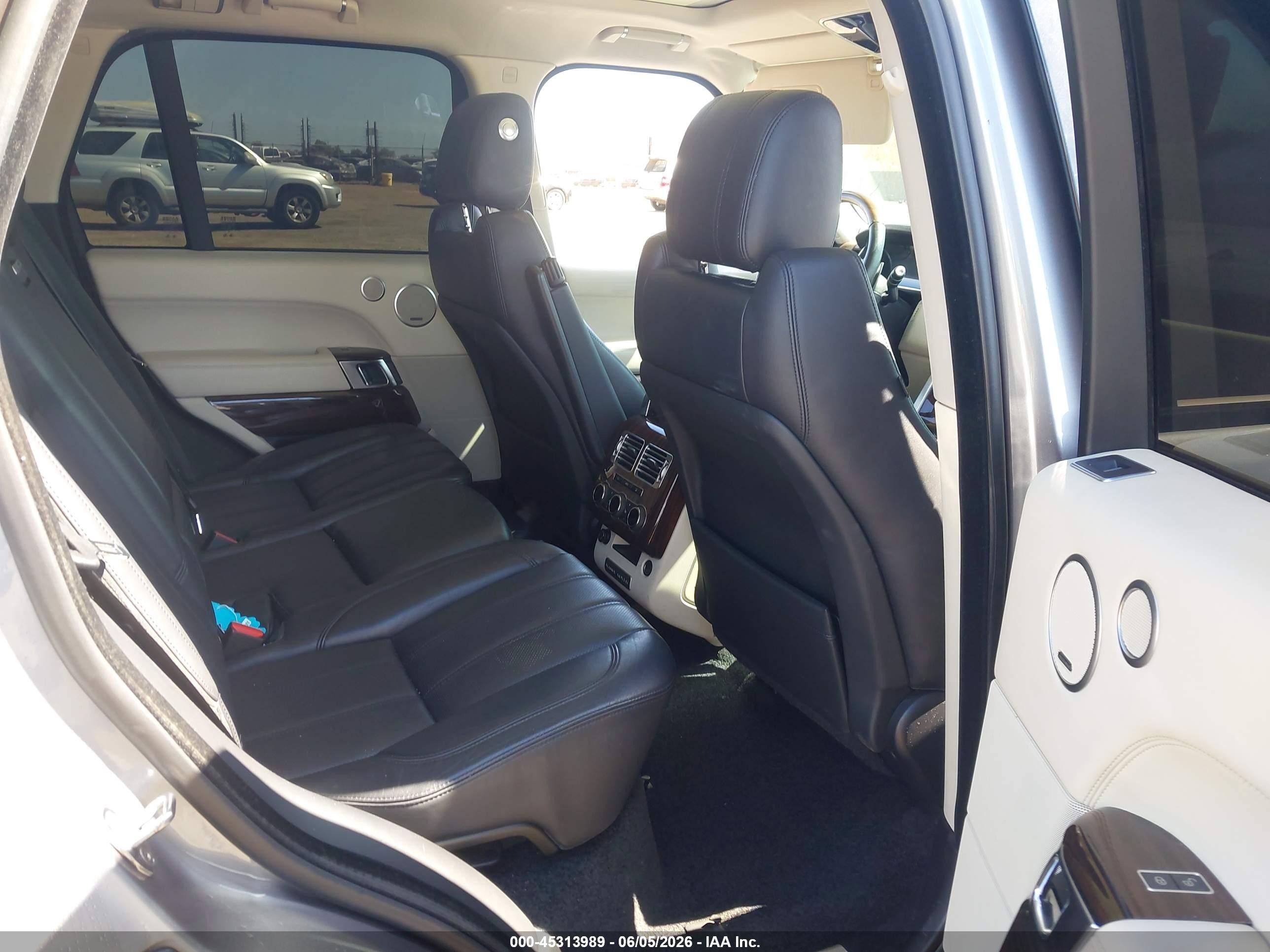 2013 Land Rover Range Rover Hse Silver vin: SALGS2DF8DA117529