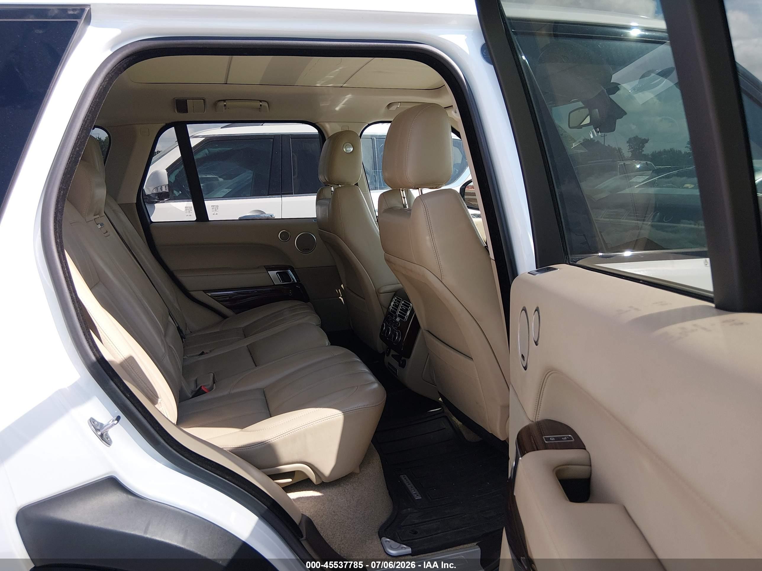 2014 Land Rover Range Rover 5.0l V8 Supercharged/5.0l V8 Supercharged Ebony Edition White vin: SALGS2EFXEA150712