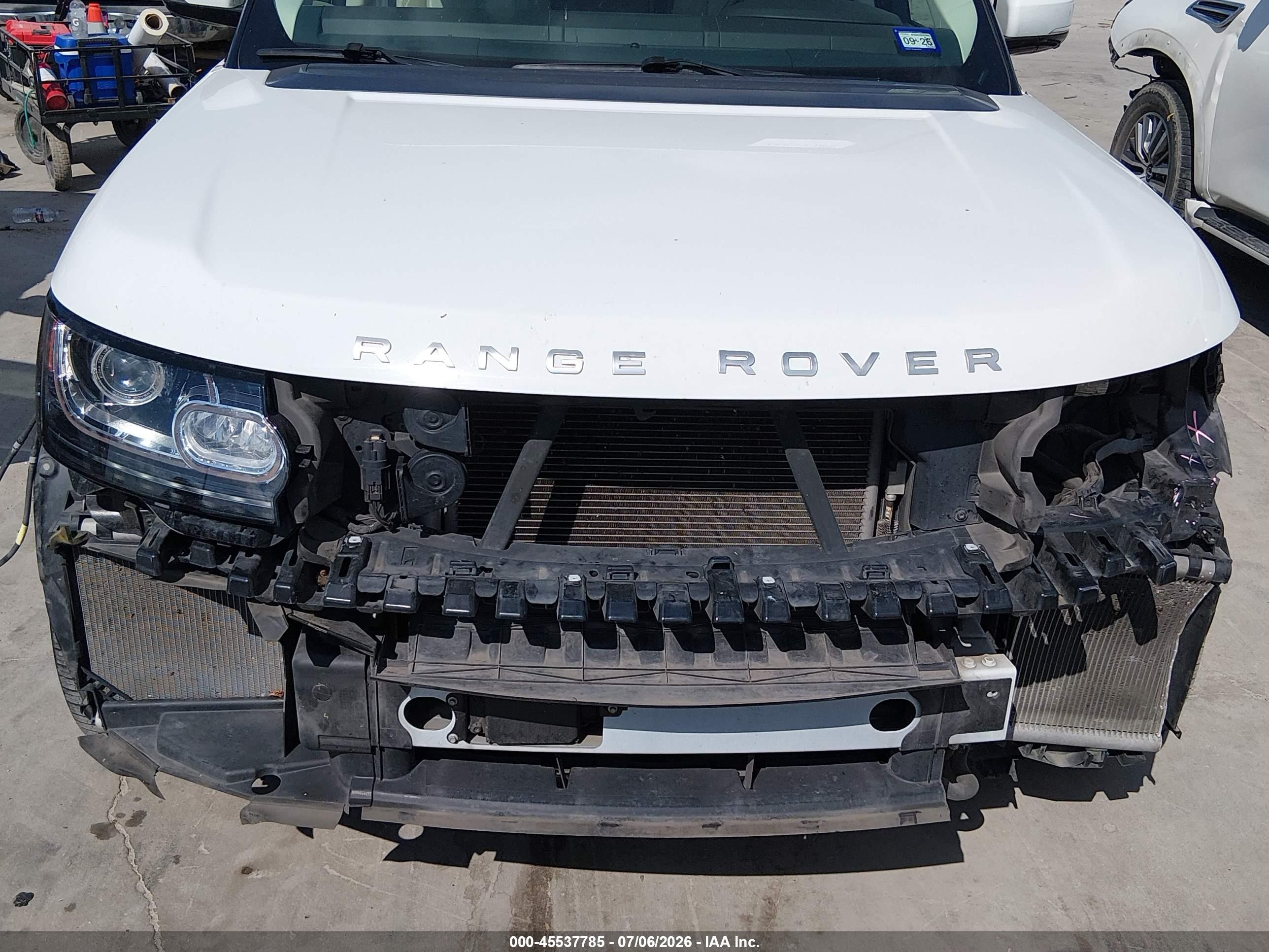 2014 Land Rover Range Rover 5.0l V8 Supercharged/5.0l V8 Supercharged Ebony Edition White vin: SALGS2EFXEA150712