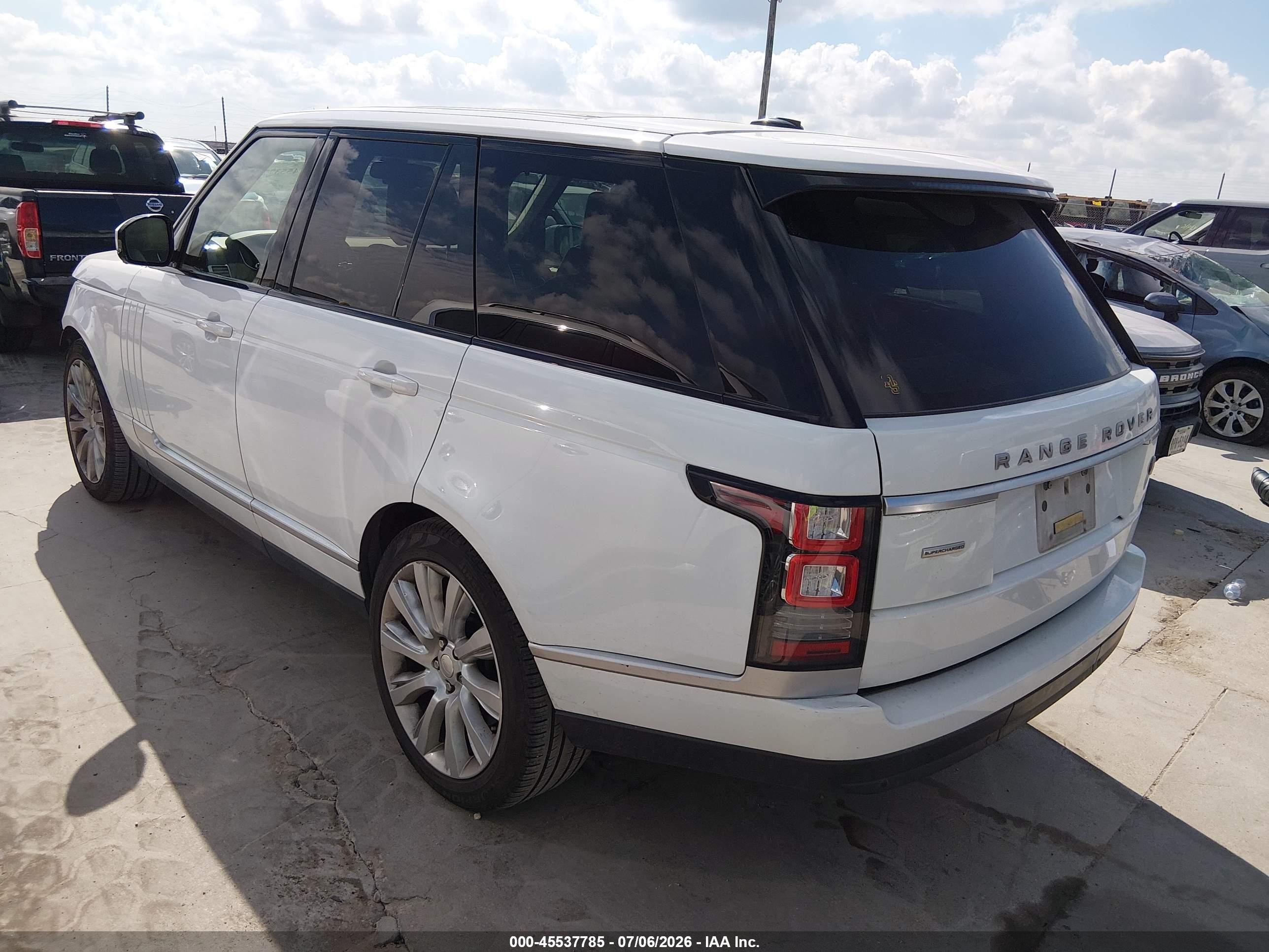 2014 Land Rover Range Rover 5.0l V8 Supercharged/5.0l V8 Supercharged Ebony Edition White vin: SALGS2EFXEA150712