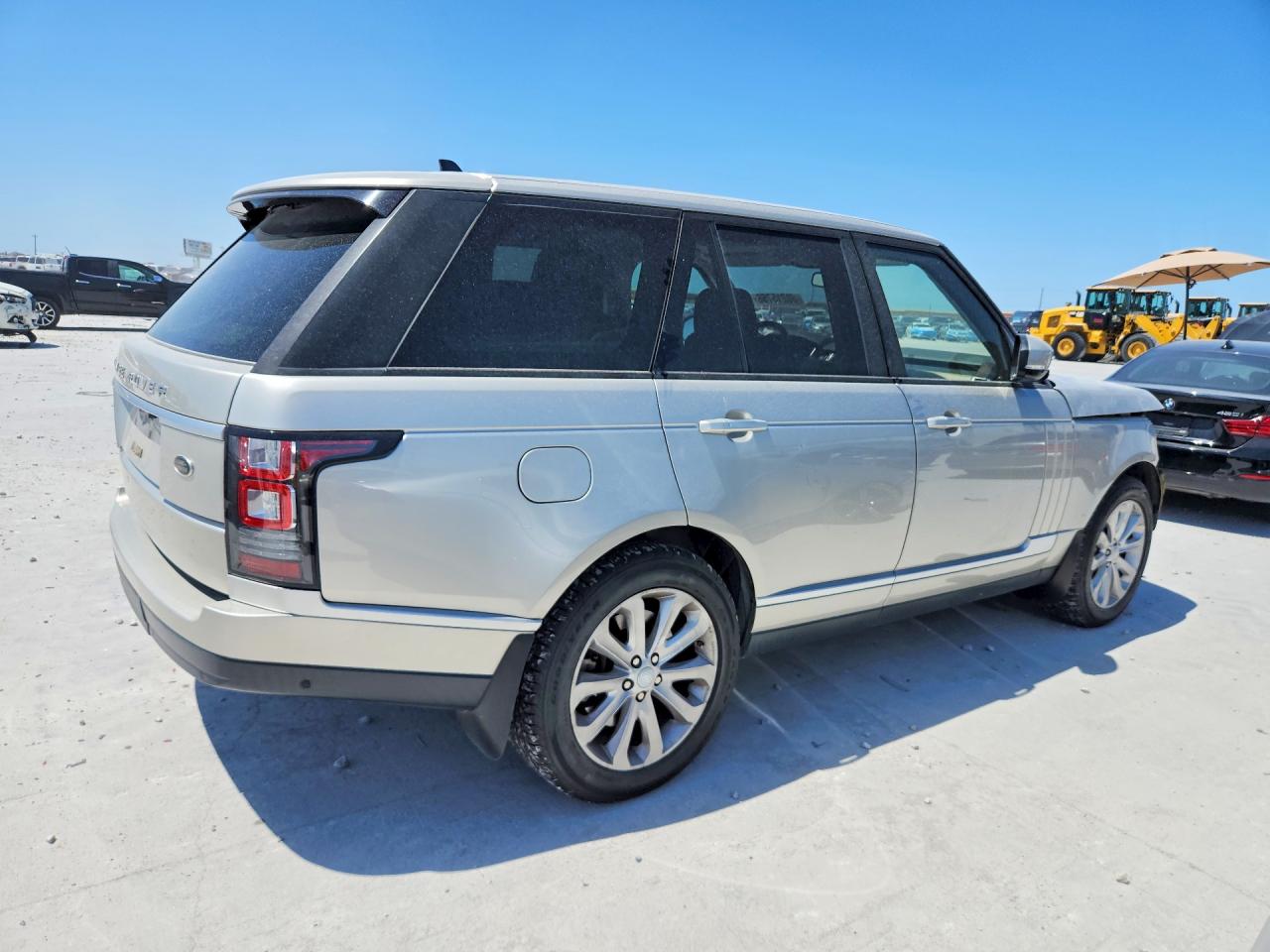 2016 Land Rover Range Rover Hse Beige vin: SALGS2PF4GA288133