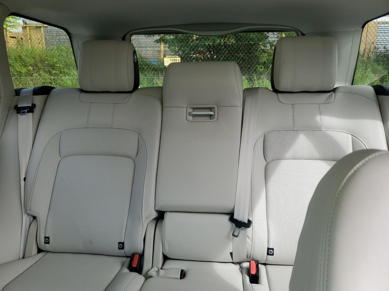 2022 Land Rover Range Rover Westminster Edition White vin: SALGS2SE6NA470136