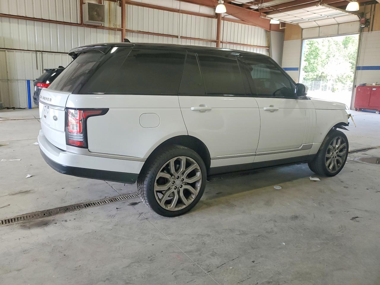 2015 Land Rover Range Rover Supercharged White vin: SALGS2TF2FA240277