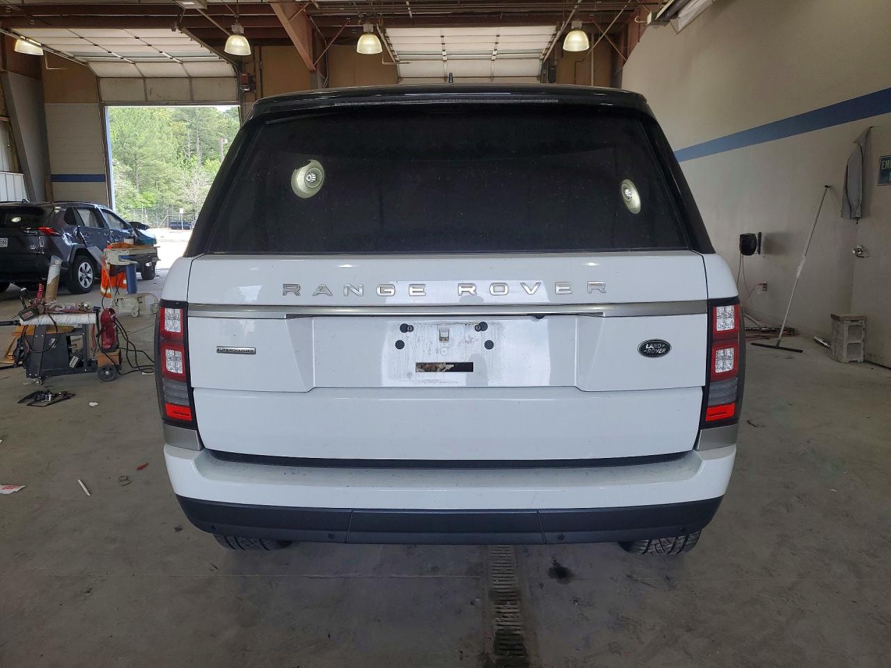 2015 Land Rover Range Rover Supercharged White vin: SALGS2TF2FA240277