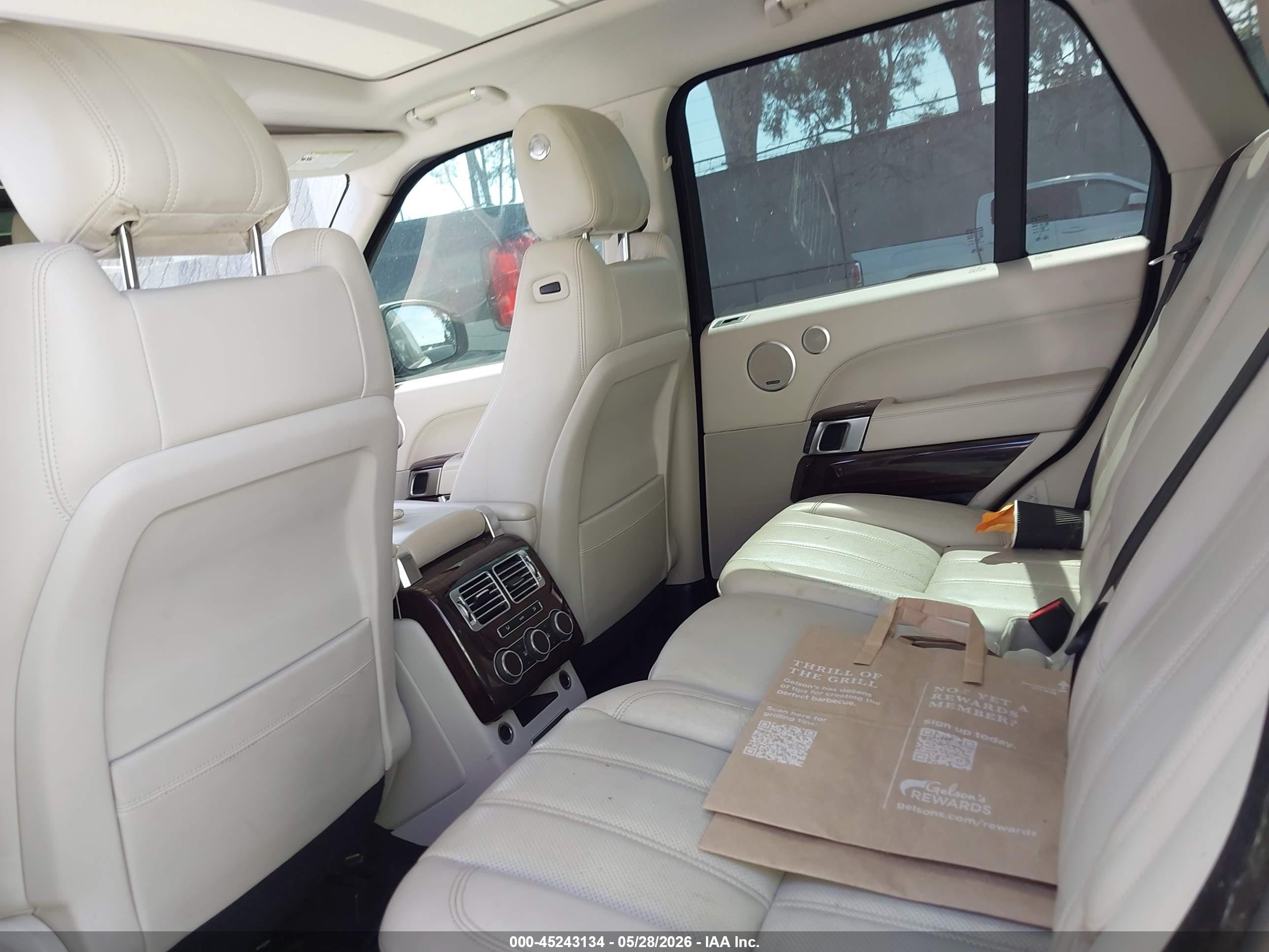2014 Land Rover Range Rover 5.0l V8 Supercharged/5.0l V8 Supercharged Ebony Edition White vin: SALGS2TF3EA193033
