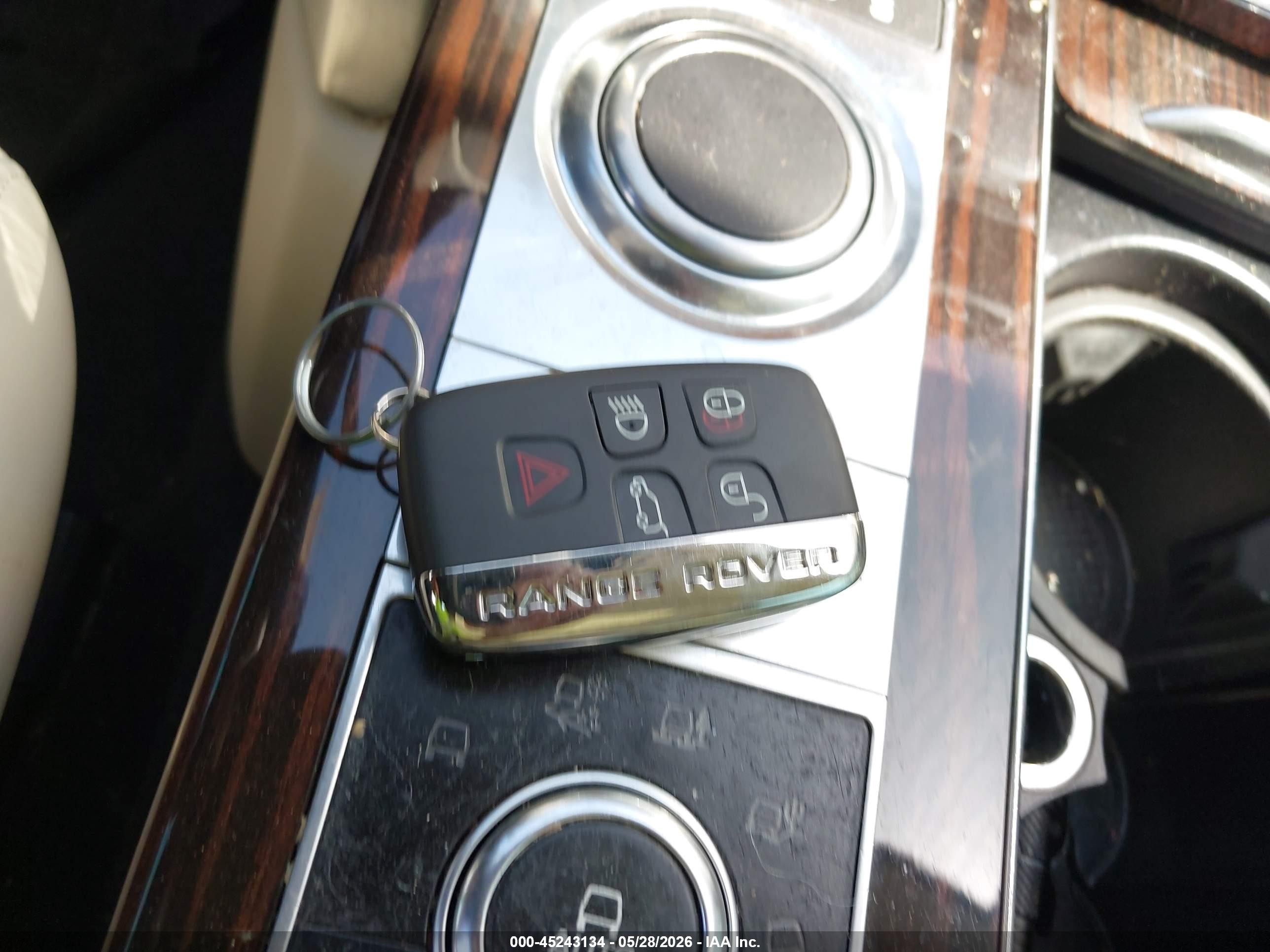 2014 Land Rover Range Rover 5.0l V8 Supercharged/5.0l V8 Supercharged Ebony Edition White vin: SALGS2TF3EA193033