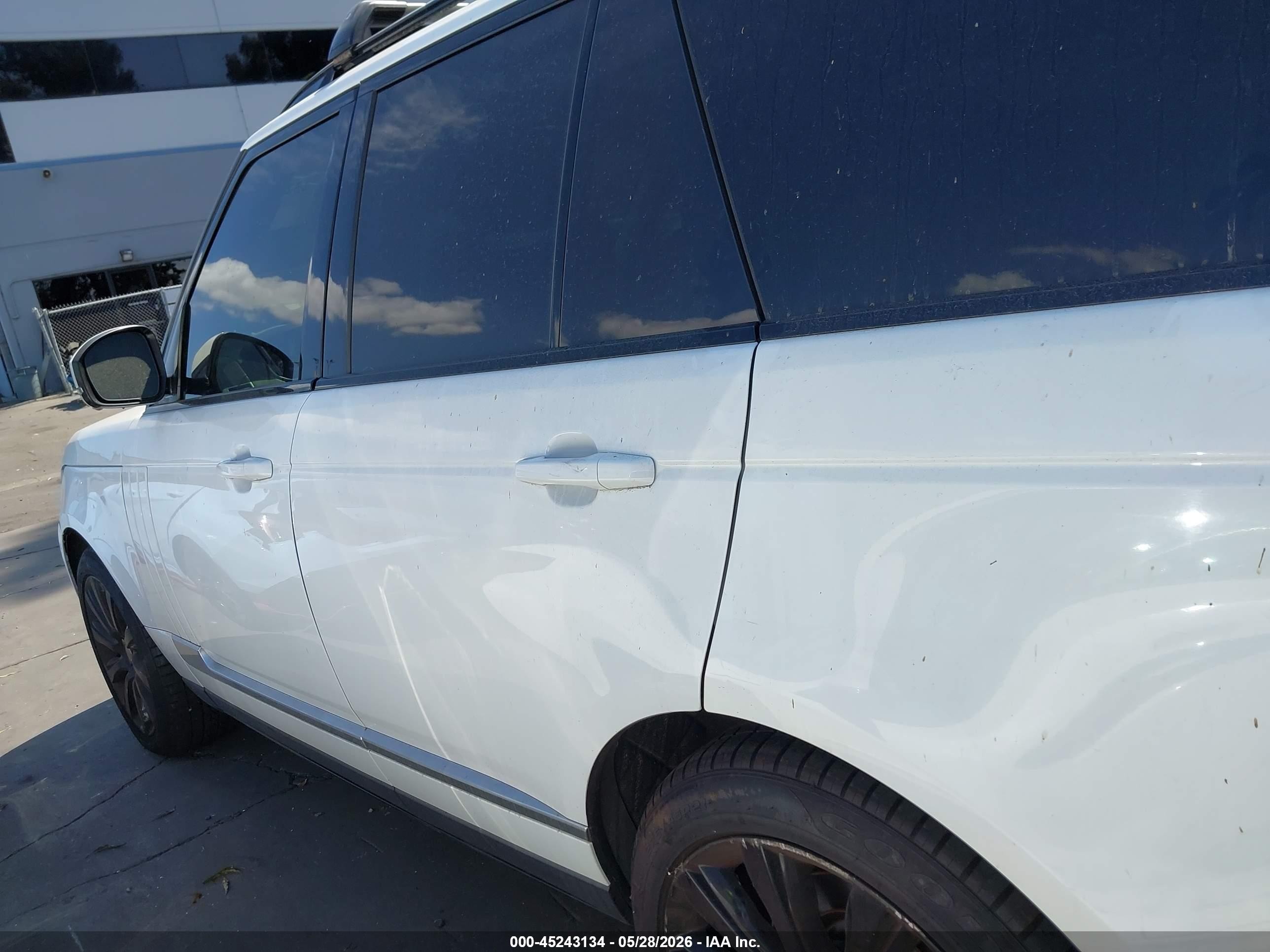 2014 Land Rover Range Rover 5.0l V8 Supercharged/5.0l V8 Supercharged Ebony Edition White vin: SALGS2TF3EA193033