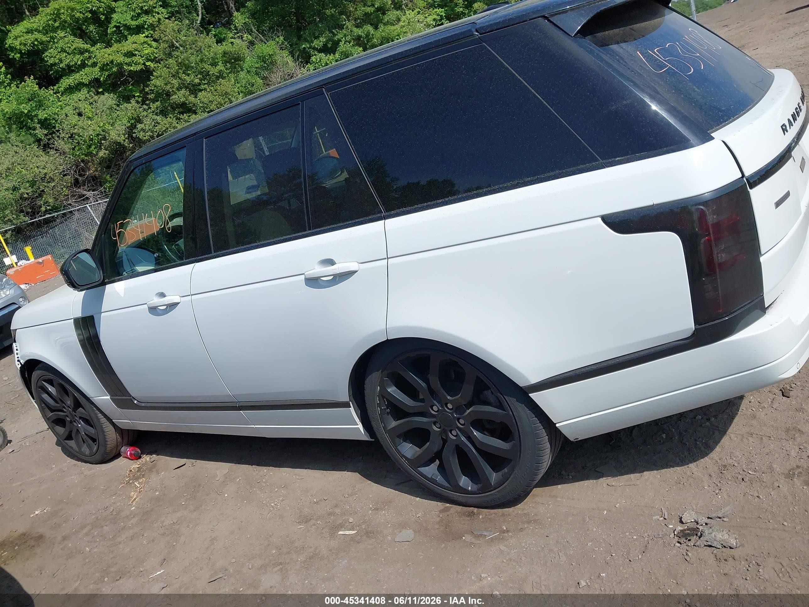 2014 Land Rover Range Rover 5.0l V8 Supercharged/5.0l V8 Supercharged Ebony Edition White vin: SALGS2TF4EA174944