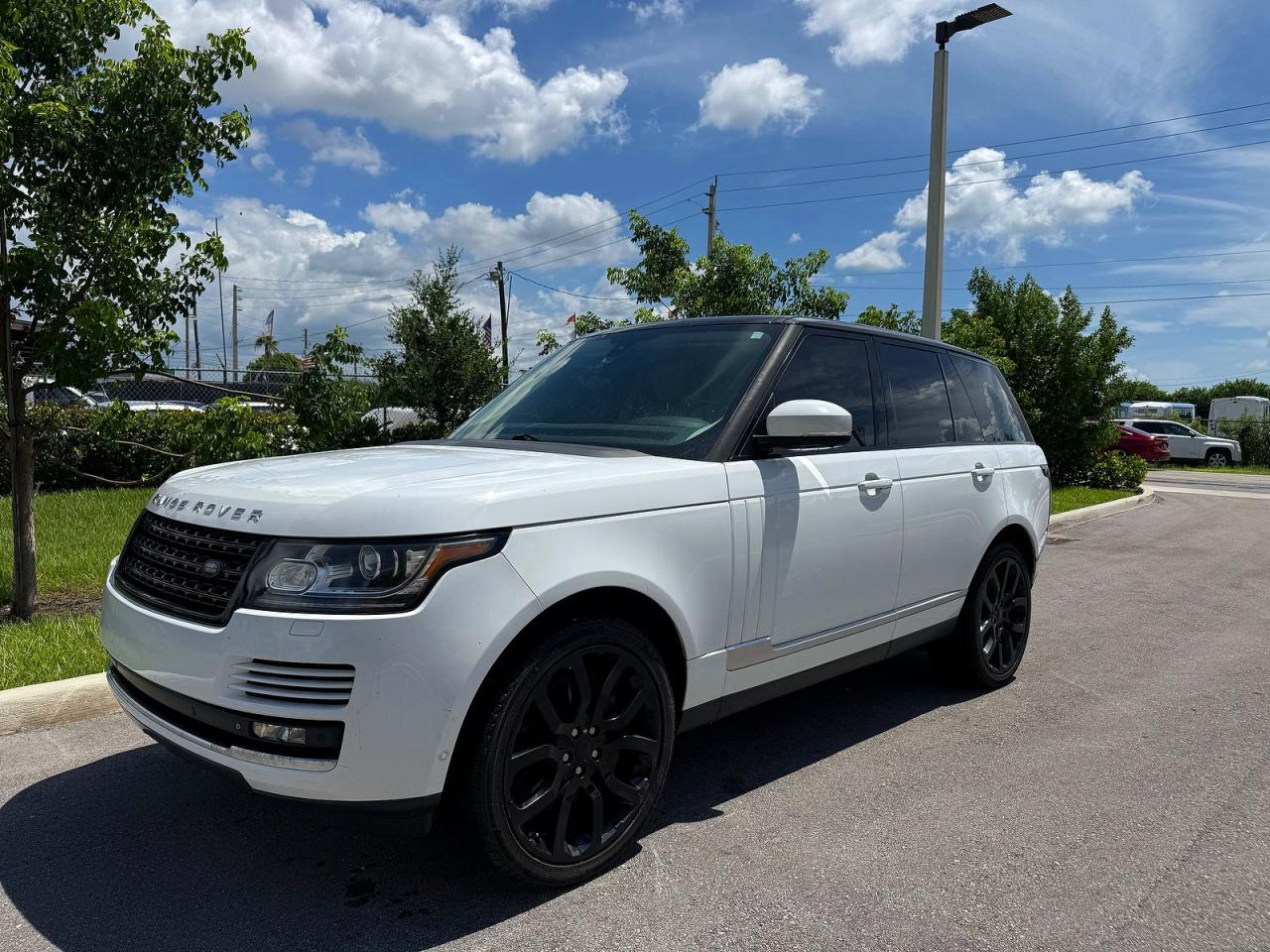 2015 Land Rover Range Rover Supercharged White vin: SALGS2TFXFA200867