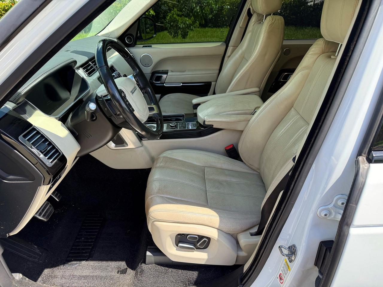 2015 Land Rover Range Rover Supercharged White vin: SALGS2TFXFA200867