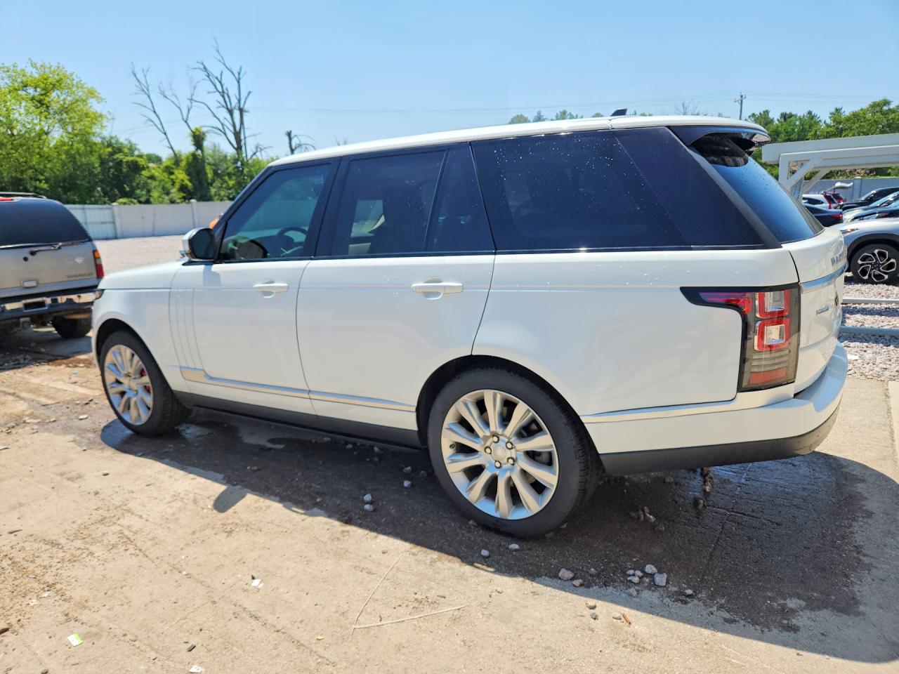 2015 Land Rover Range Rover Supercharged White vin: SALGS2TFXFA220455