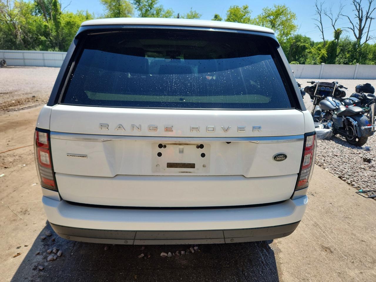 2015 Land Rover Range Rover Supercharged White vin: SALGS2TFXFA220455