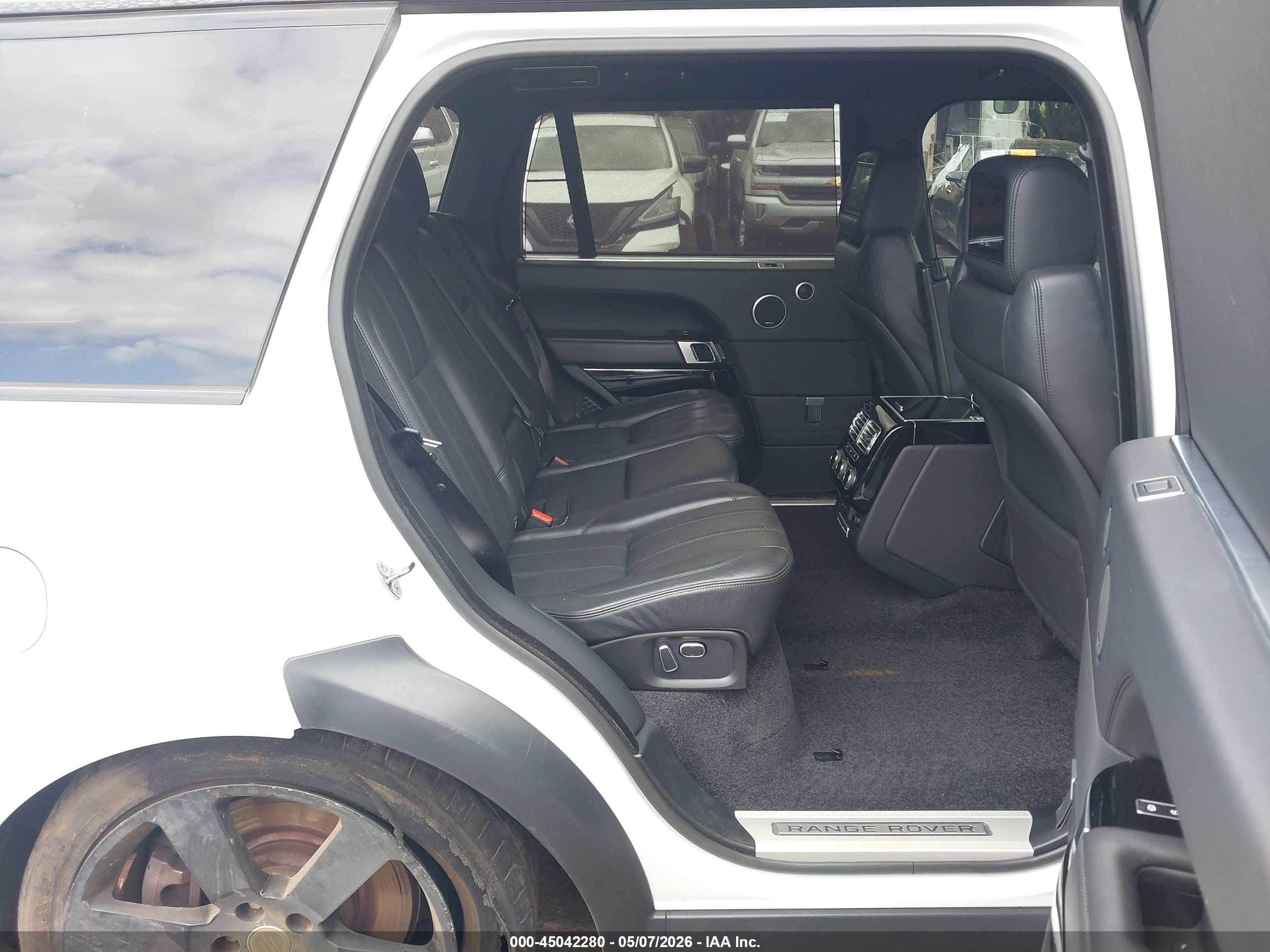 2015 Land Rover Range Rover 5.0l V8 Supercharged Белый vin: SALGS3TF0FA226514