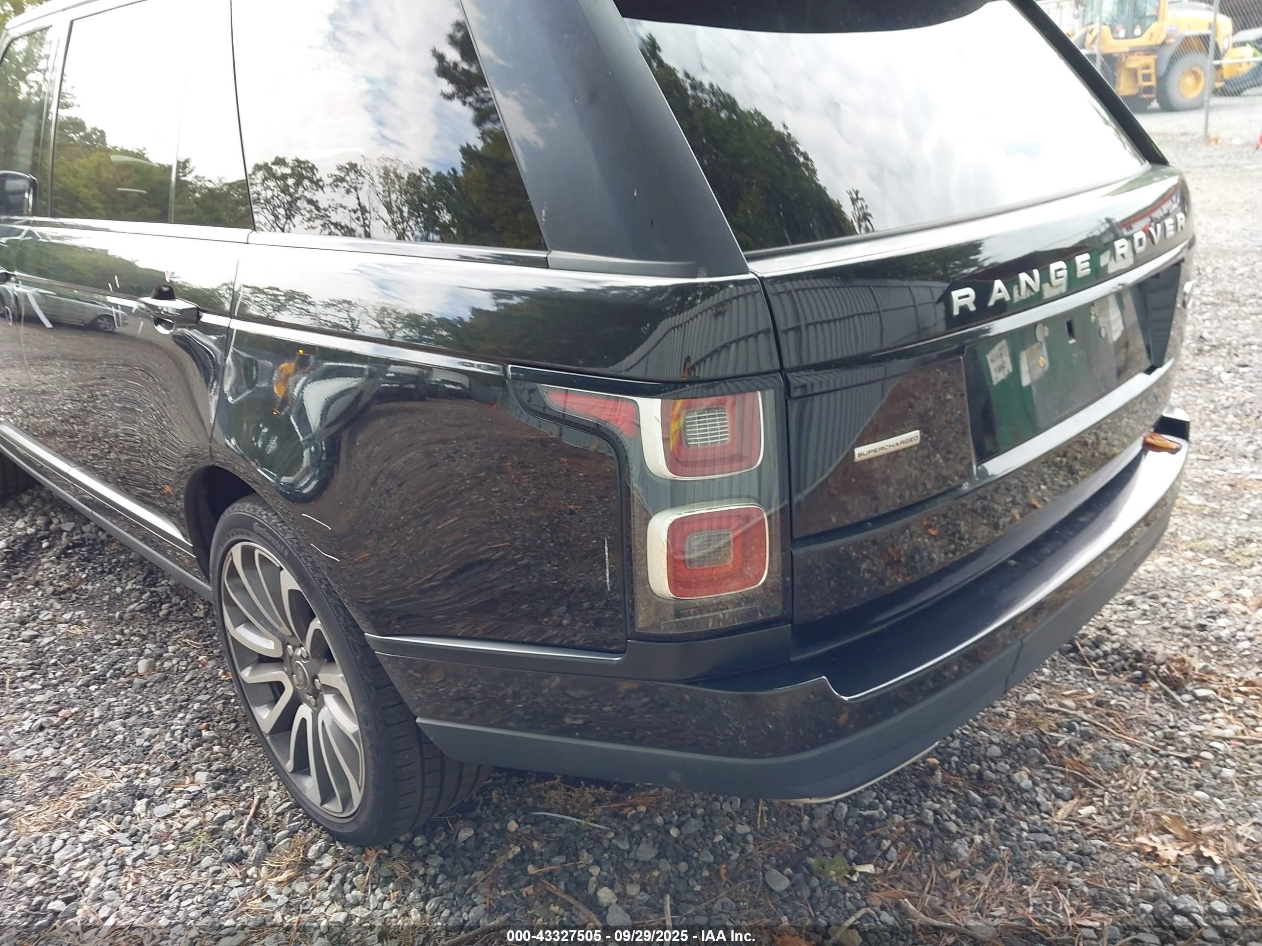 2018 Land Rover Range Rover 5.0l V8 Supercharged Black vin: SALGS5RE6JA380406