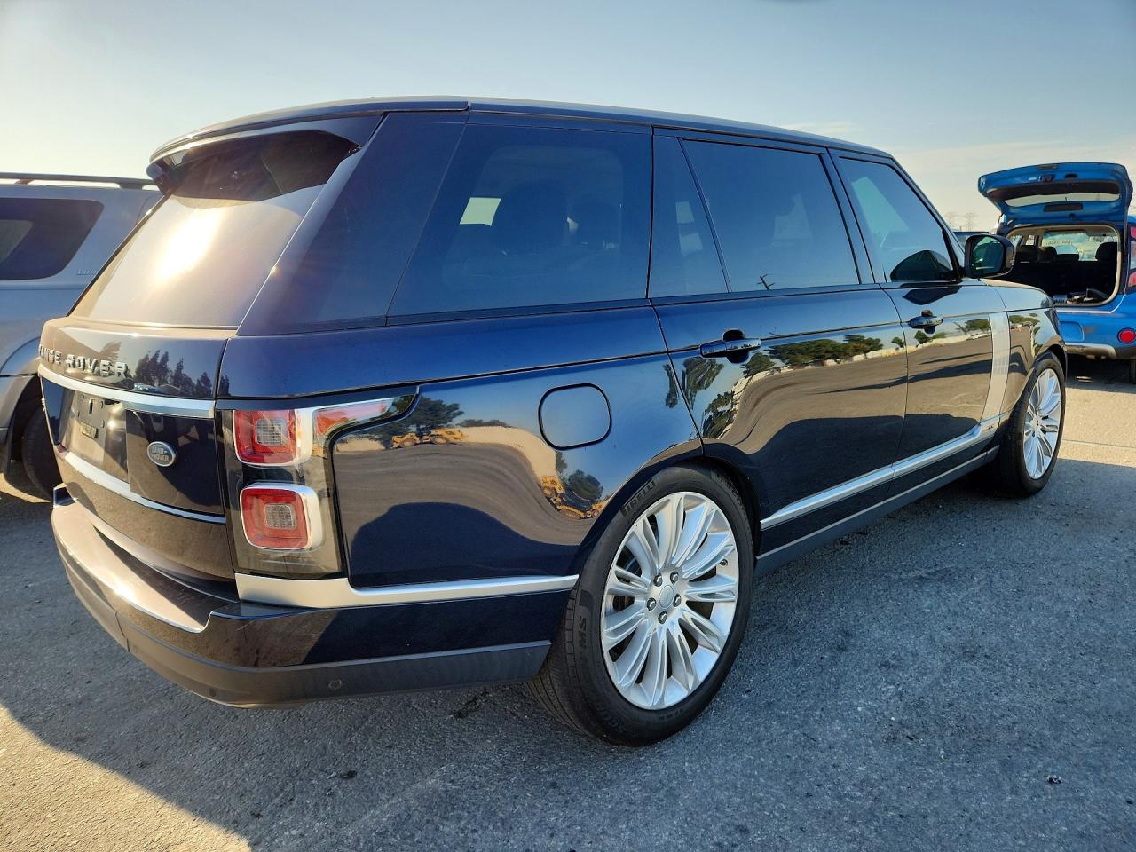 2020 Land Rover Range Rover P525 Hse Blue vin: SALGS5SE2LA592765