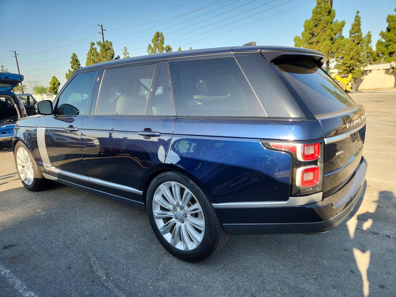 2020 Land Rover Range Rover P525 Hse Blue vin: SALGS5SE2LA592765