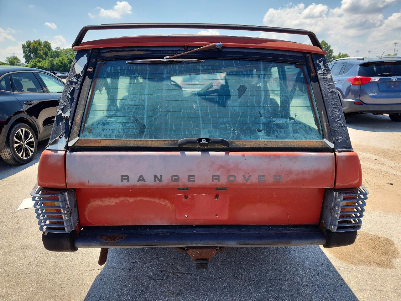 1988 Land Rover Range Rover Red vin: SALHV1144JA325833