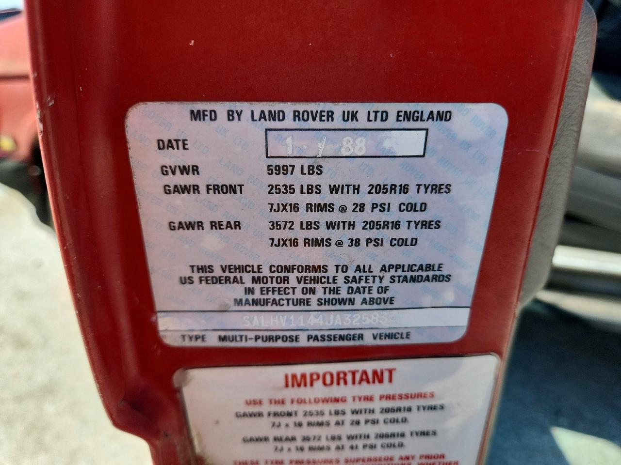 1988 Land Rover Range Rover Red vin: SALHV1144JA325833