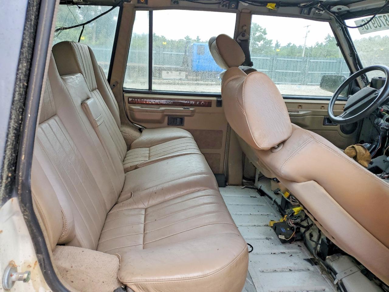 1993 Land Rover Range Rover White vin: SALHV1248PA627701