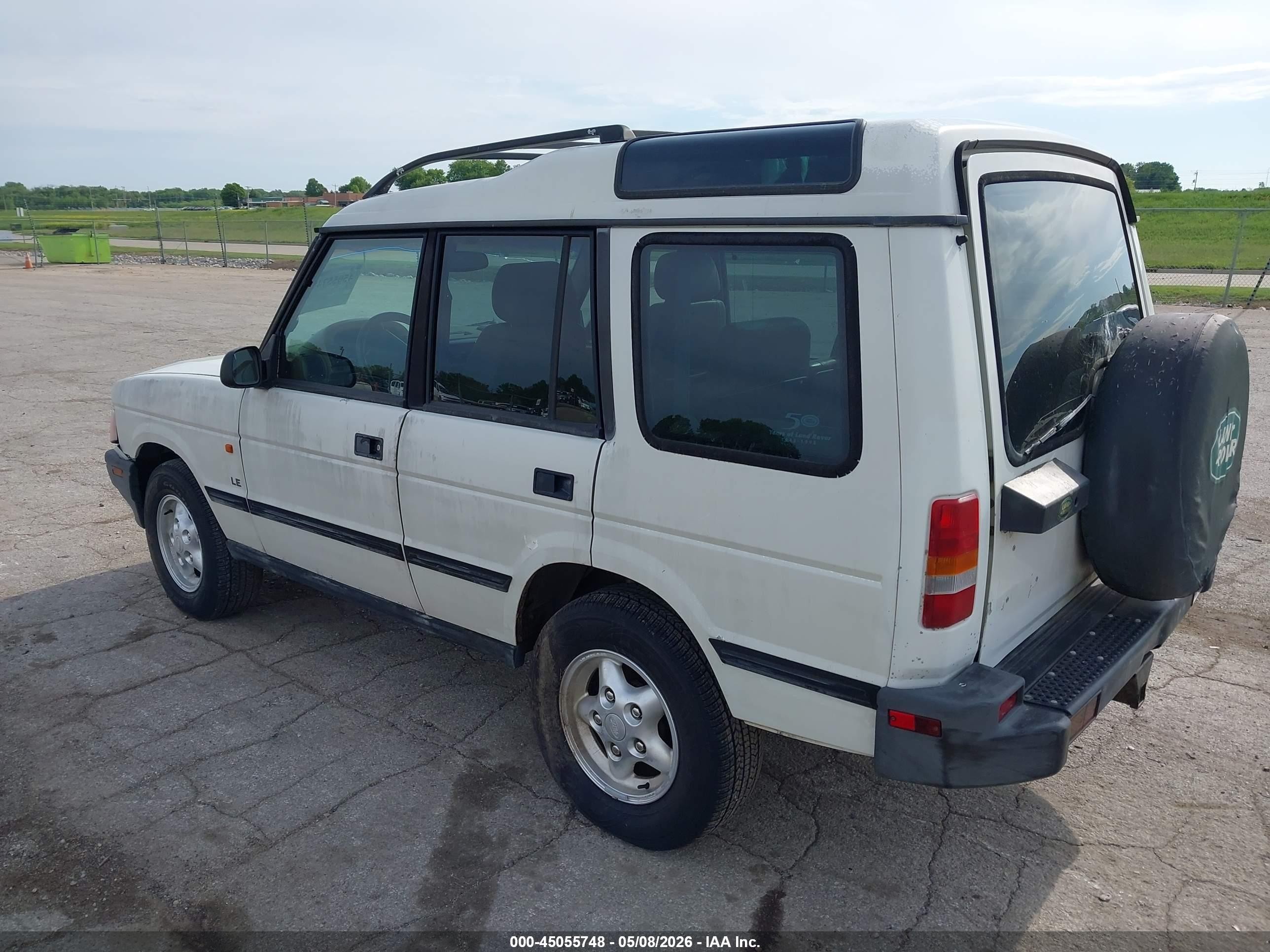 1998 Land Rover Discovery Le/ls White vin: SALJY1249WA789540
