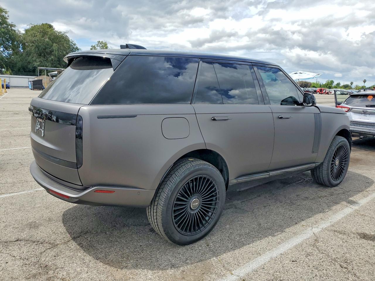2024 Land Rover Range Rover Autobiography Gray vin: SALK19F44RA253584