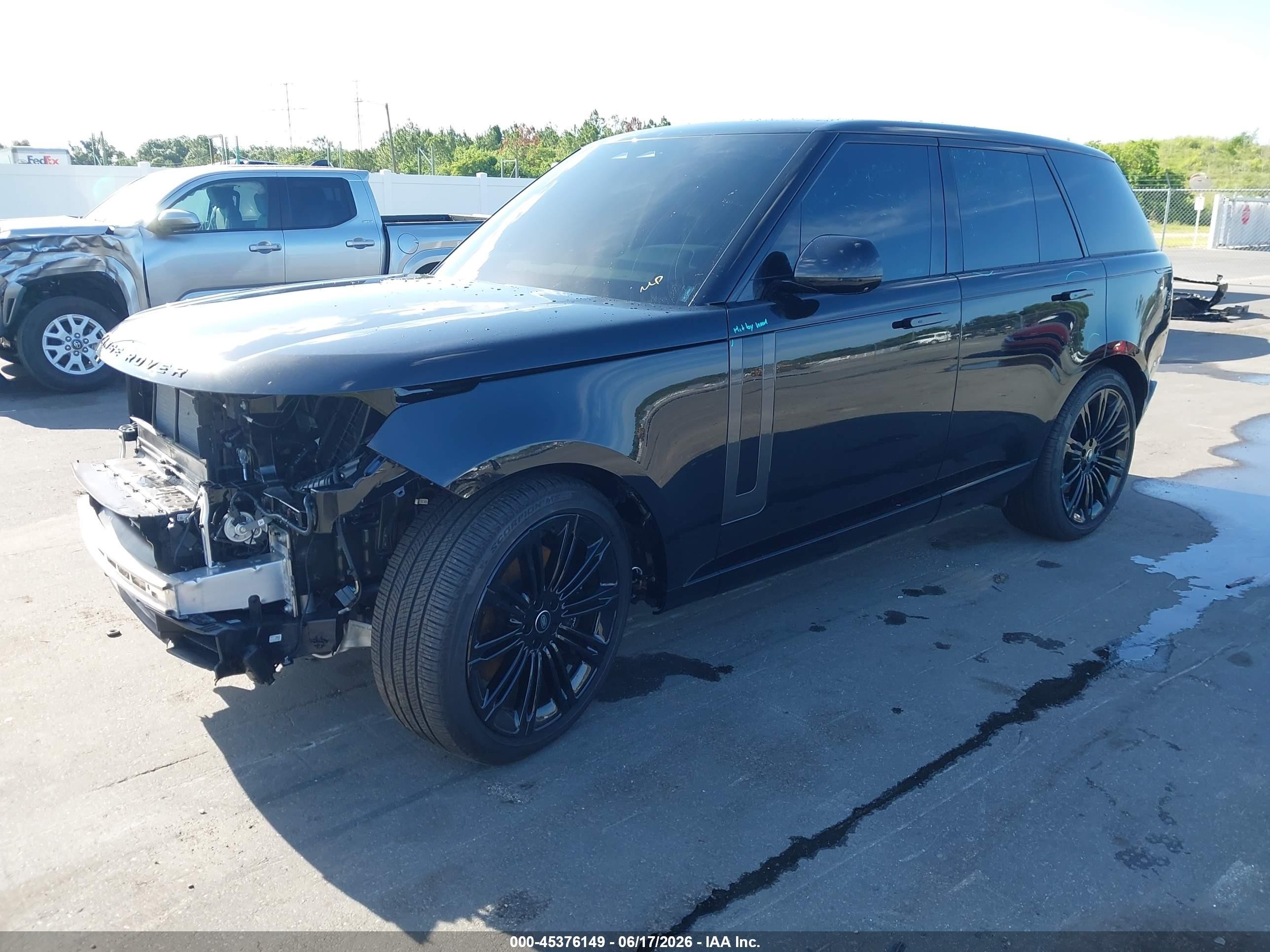 2025 Land Rover Range Rover P530 Se Black vin: SALKP9E96SA295093