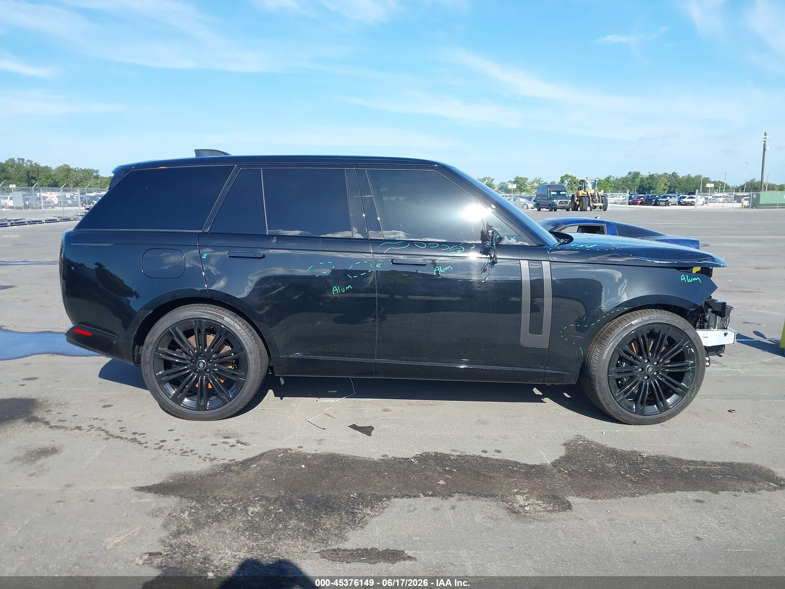 2025 Land Rover Range Rover P530 Se Black vin: SALKP9E96SA295093