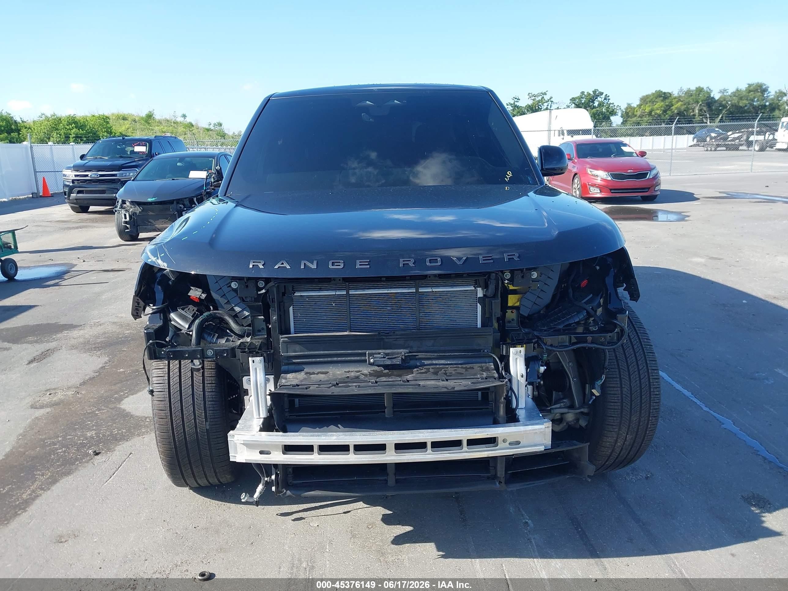 2025 Land Rover Range Rover P530 Se Black vin: SALKP9E96SA295093