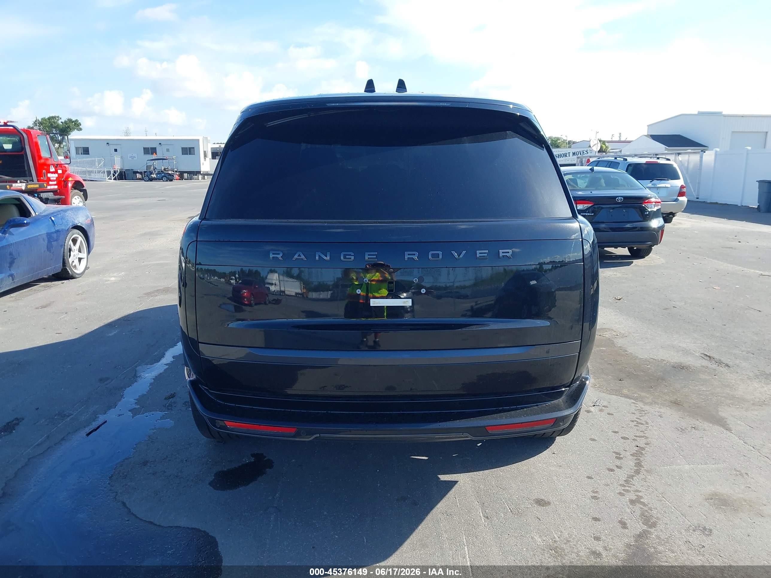 2025 Land Rover Range Rover P530 Se Black vin: SALKP9E96SA295093