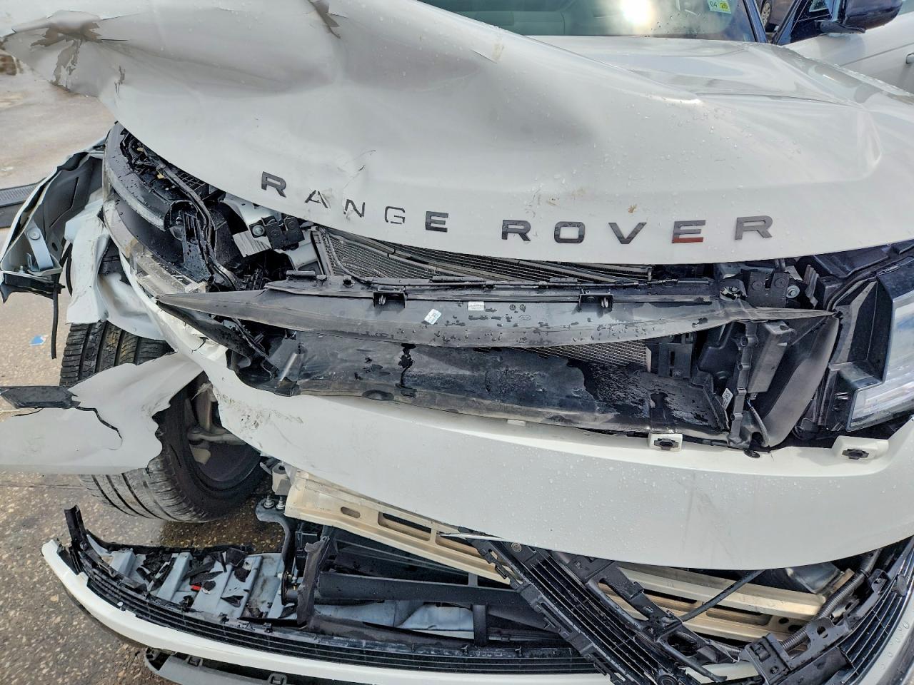 2024 Land Rover Range Rover Se White vin: SALKP9FUXRA223438