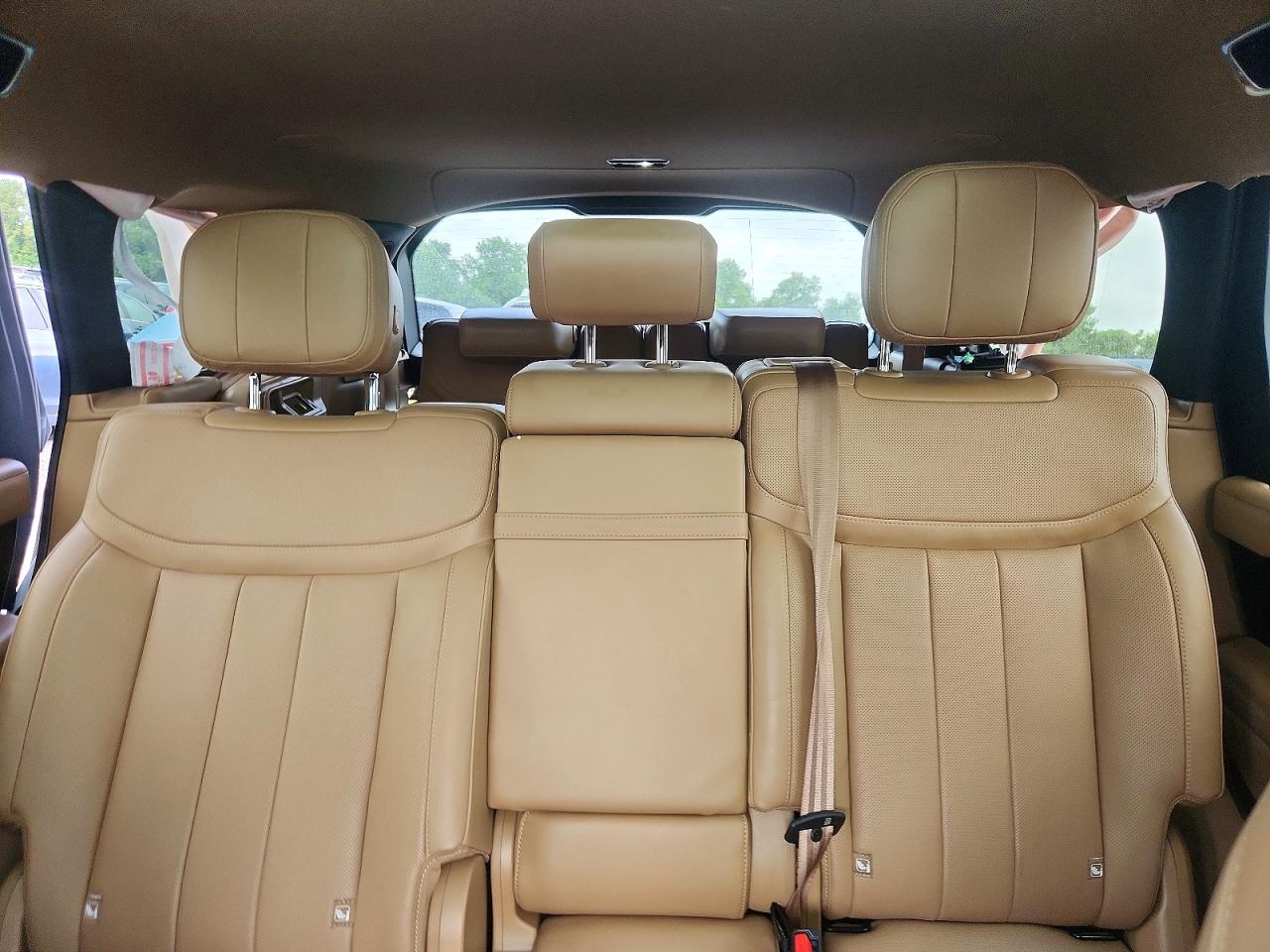 2025 Land Rover Range Rover Se White vin: SALKPBFU8SA293257