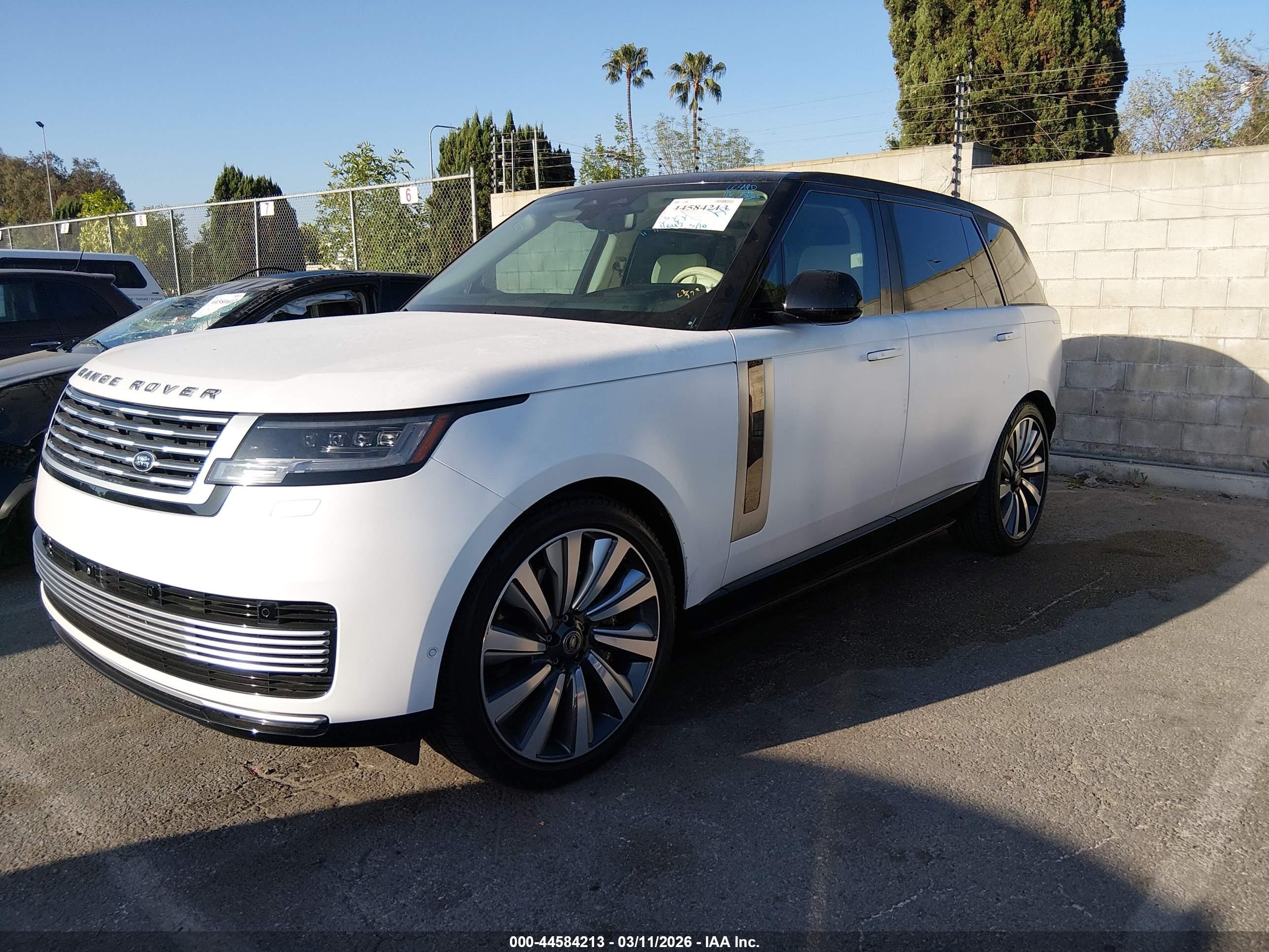 2024 Land Rover Range Rover P615 Sv White vin: SALKZBF97RA099349