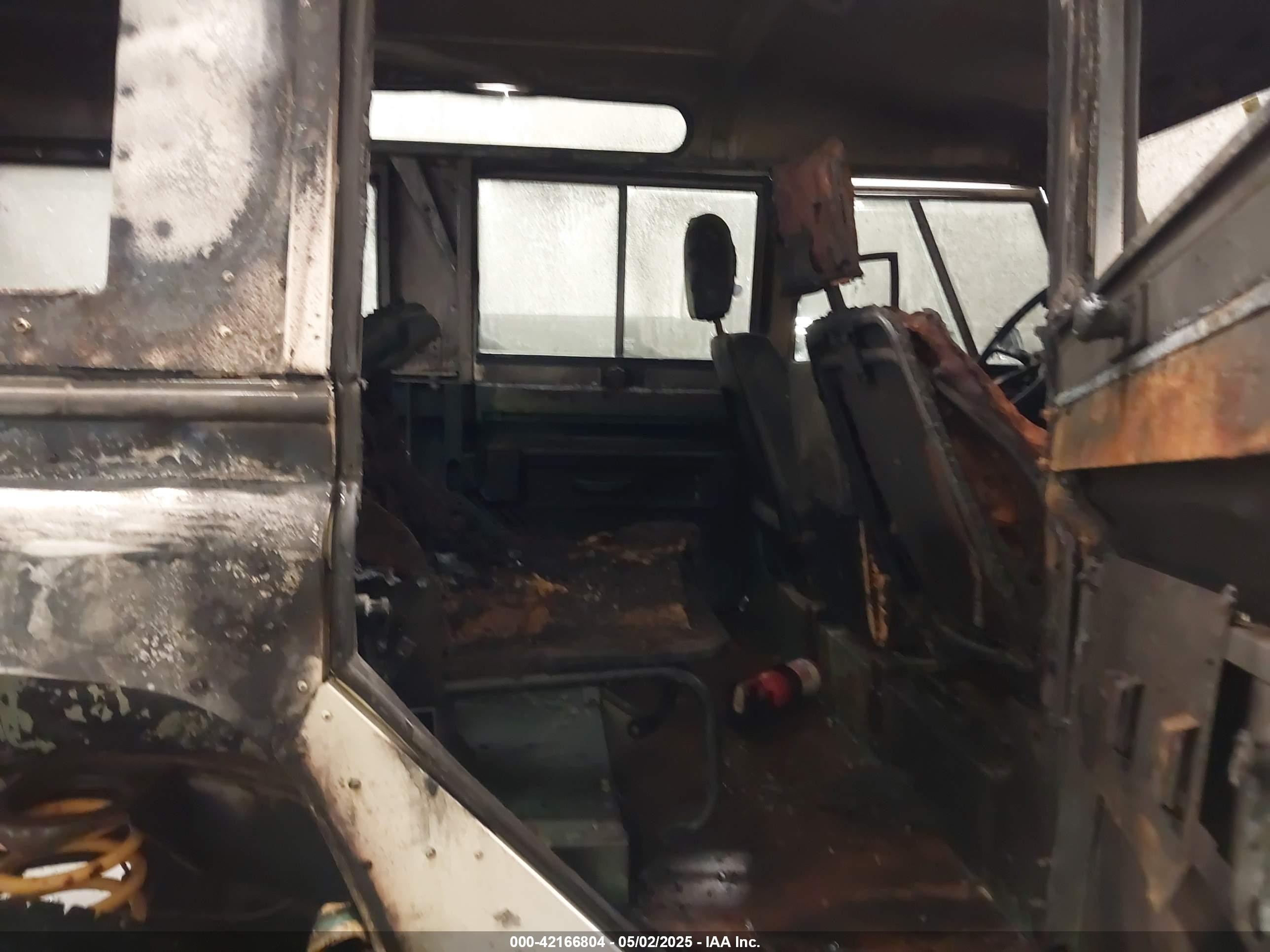 1983 Land Rover Defender   White vin: SALLDHAG8AA190593