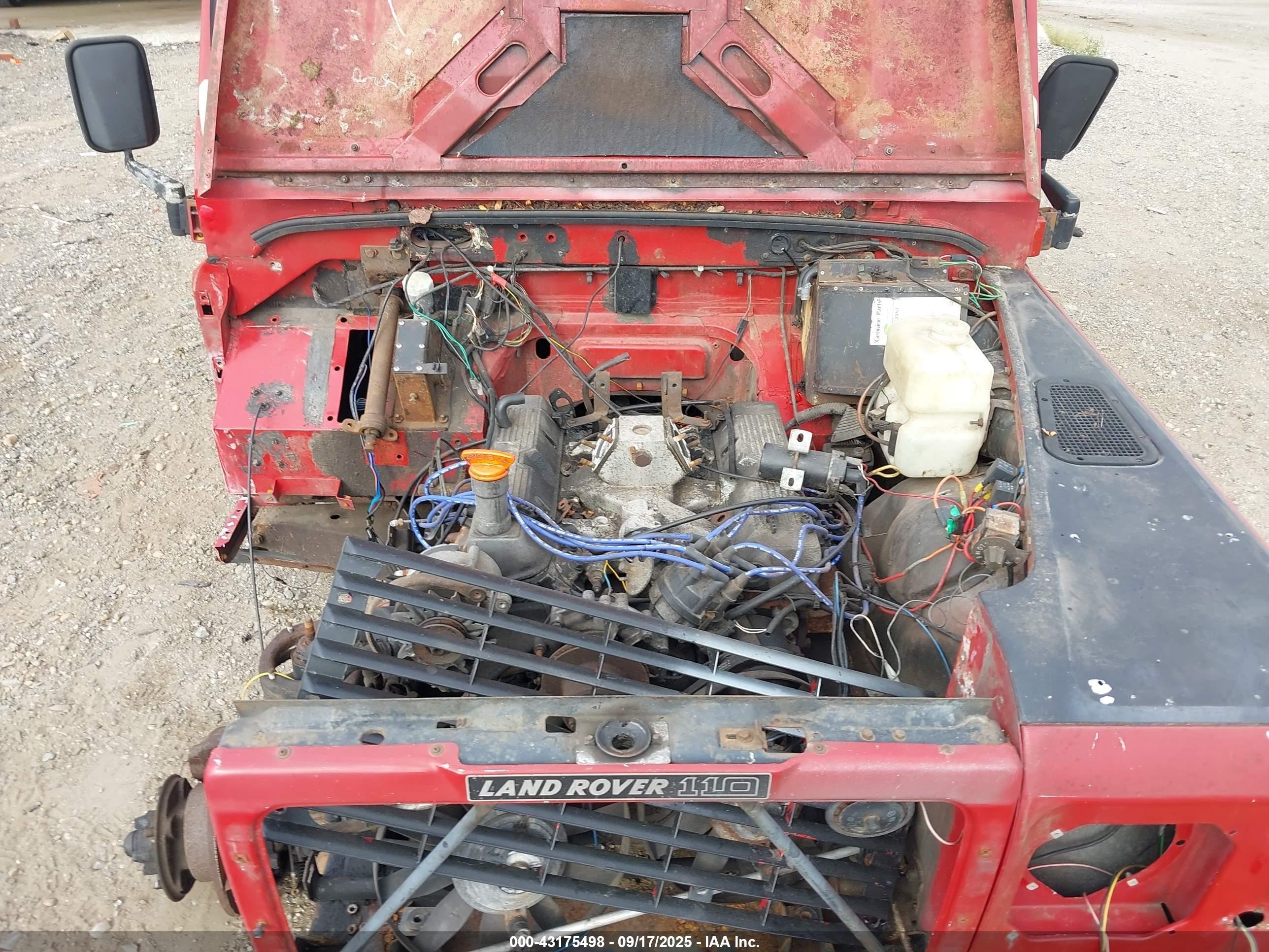 1989 Land Rover Defender   Red vin: SALLDHMV7FA361472