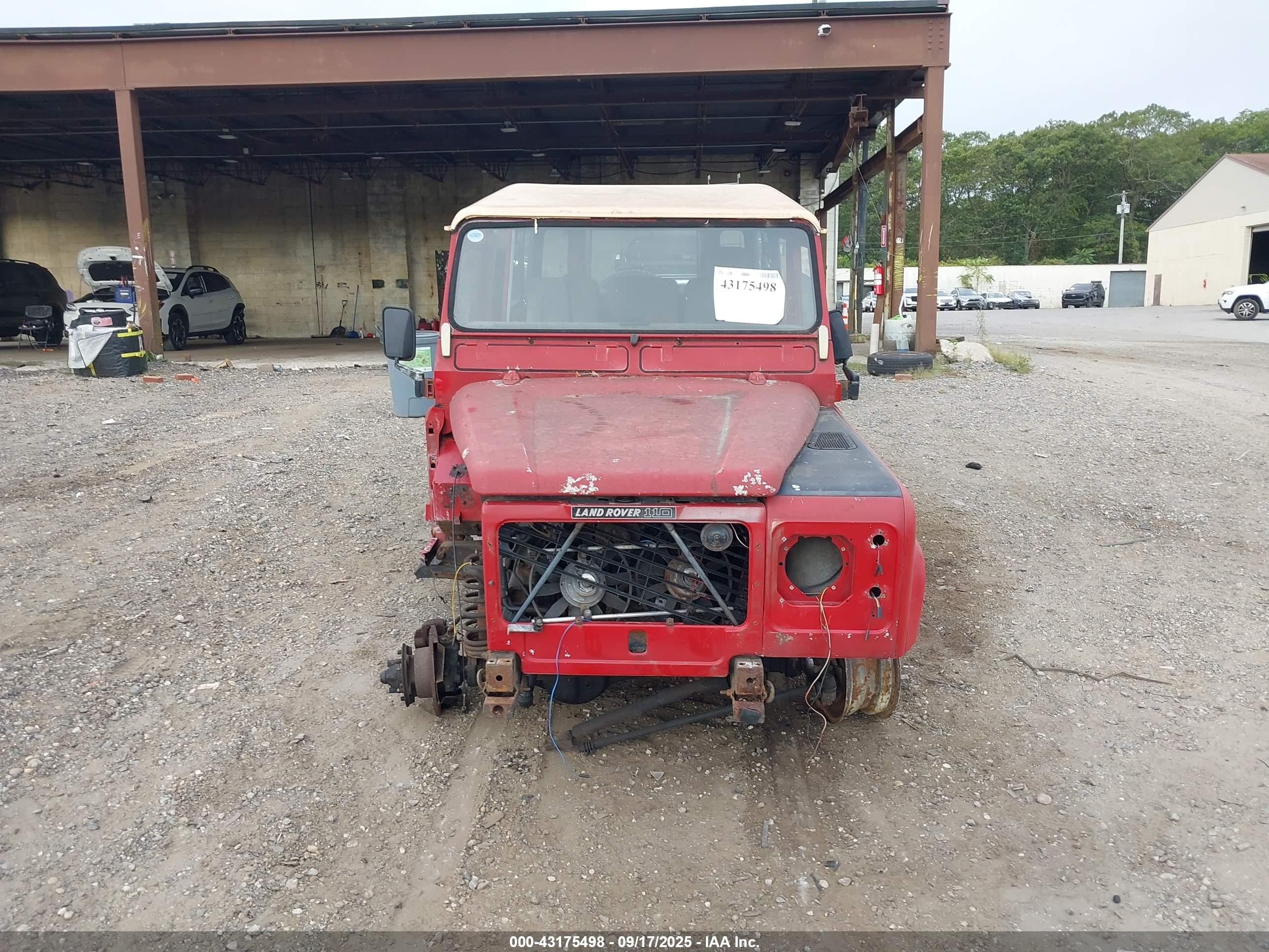 1989 Land Rover Defender   Red vin: SALLDHMV7FA361472