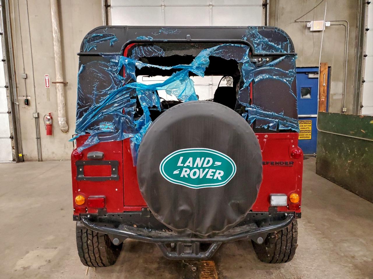 1992 Land Rover Defender 9 Red vin: SALLDVA8JA906665
