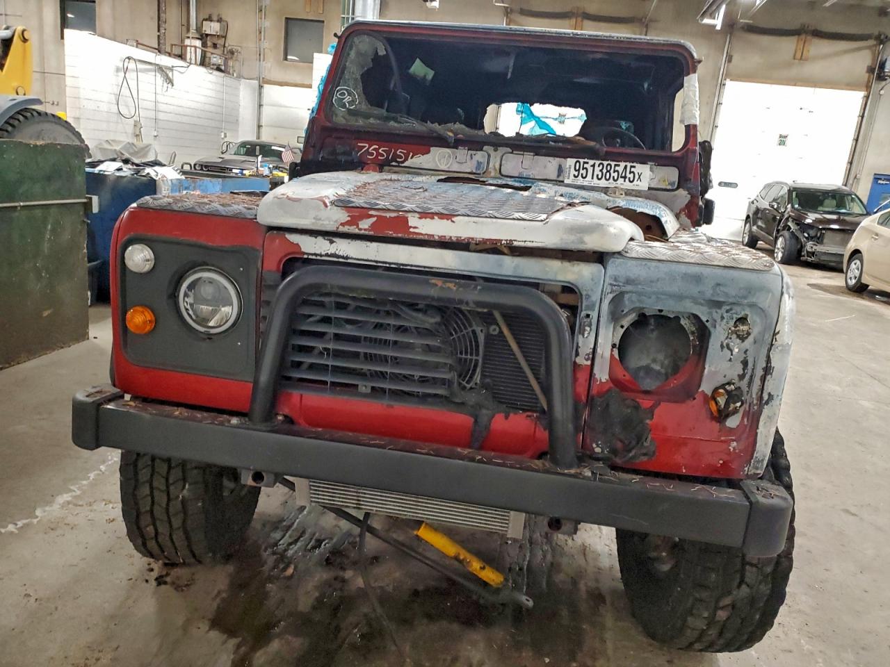 1992 Land Rover Defender 9 Red vin: SALLDVA8JA906665