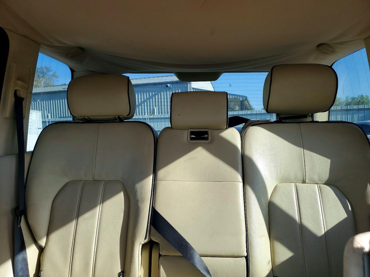 2005 Land Rover Range Rover Hse Silver vin: SALME11425A195975